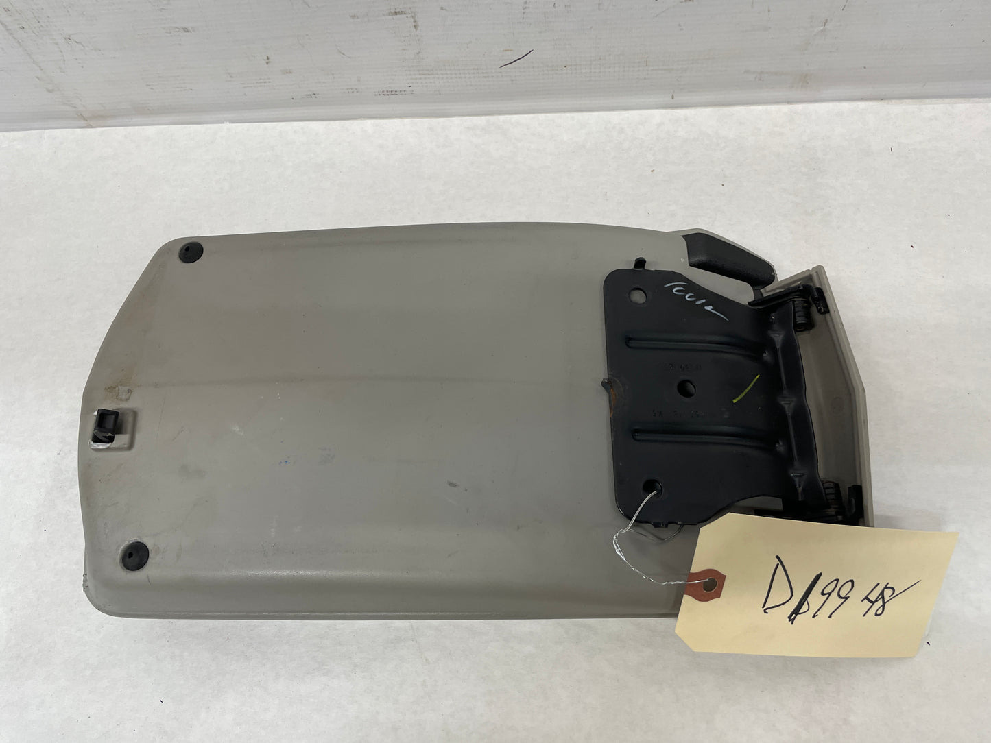 2014 Cadillac CTS-V Coupe Center Console Lid Titanium OEM - Day's Parts Yard