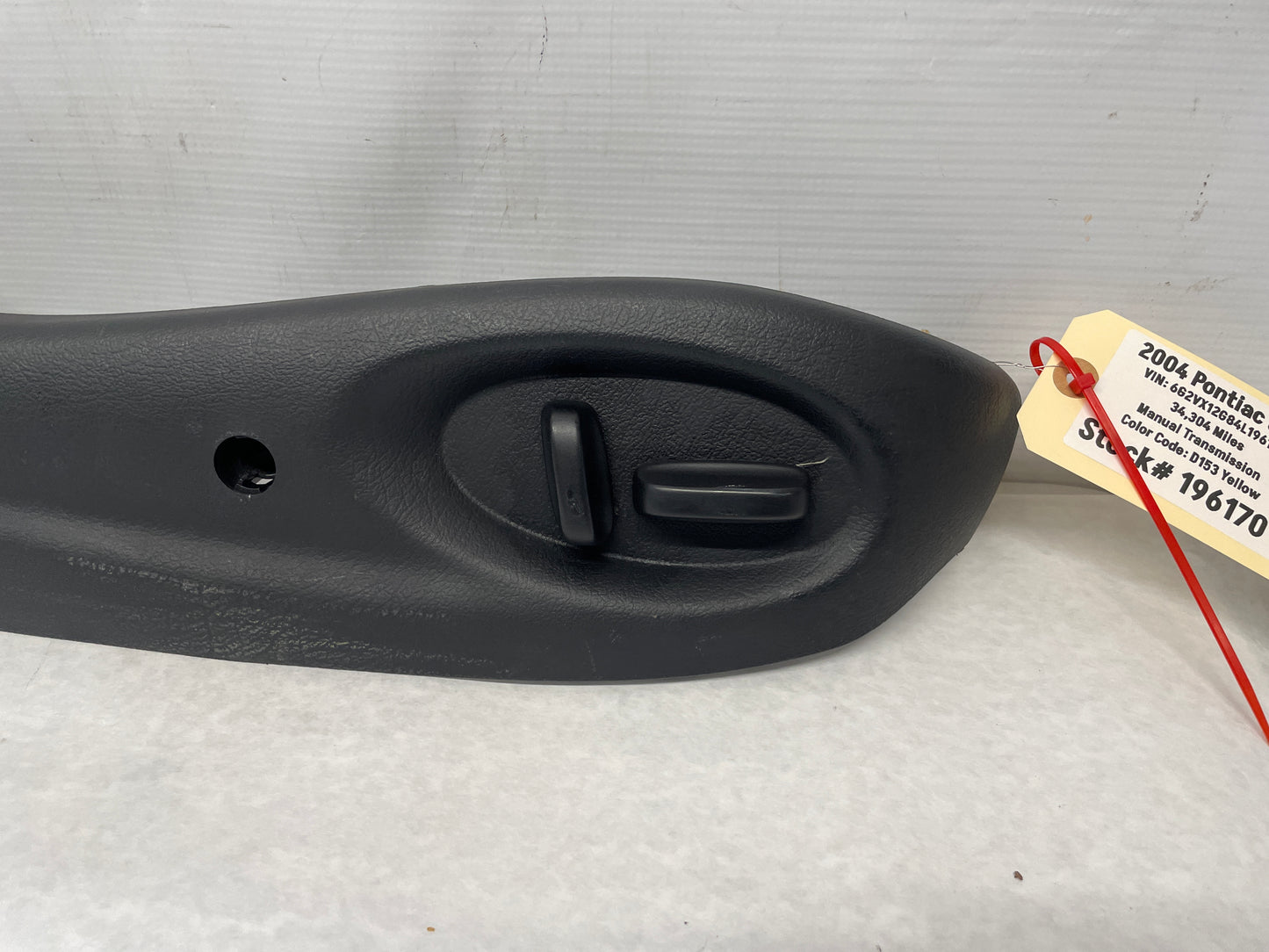 2004 Pontiac GTO RH Passenger Front Power Seat Access Controls Buttons Module OEM - Day's Parts Yard