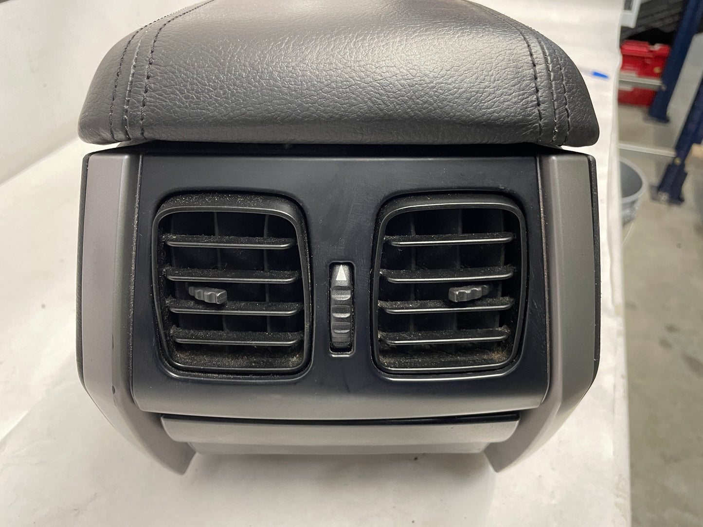2005 Pontiac GTO Center Console Arm Rest OEM - Day's Parts Yard