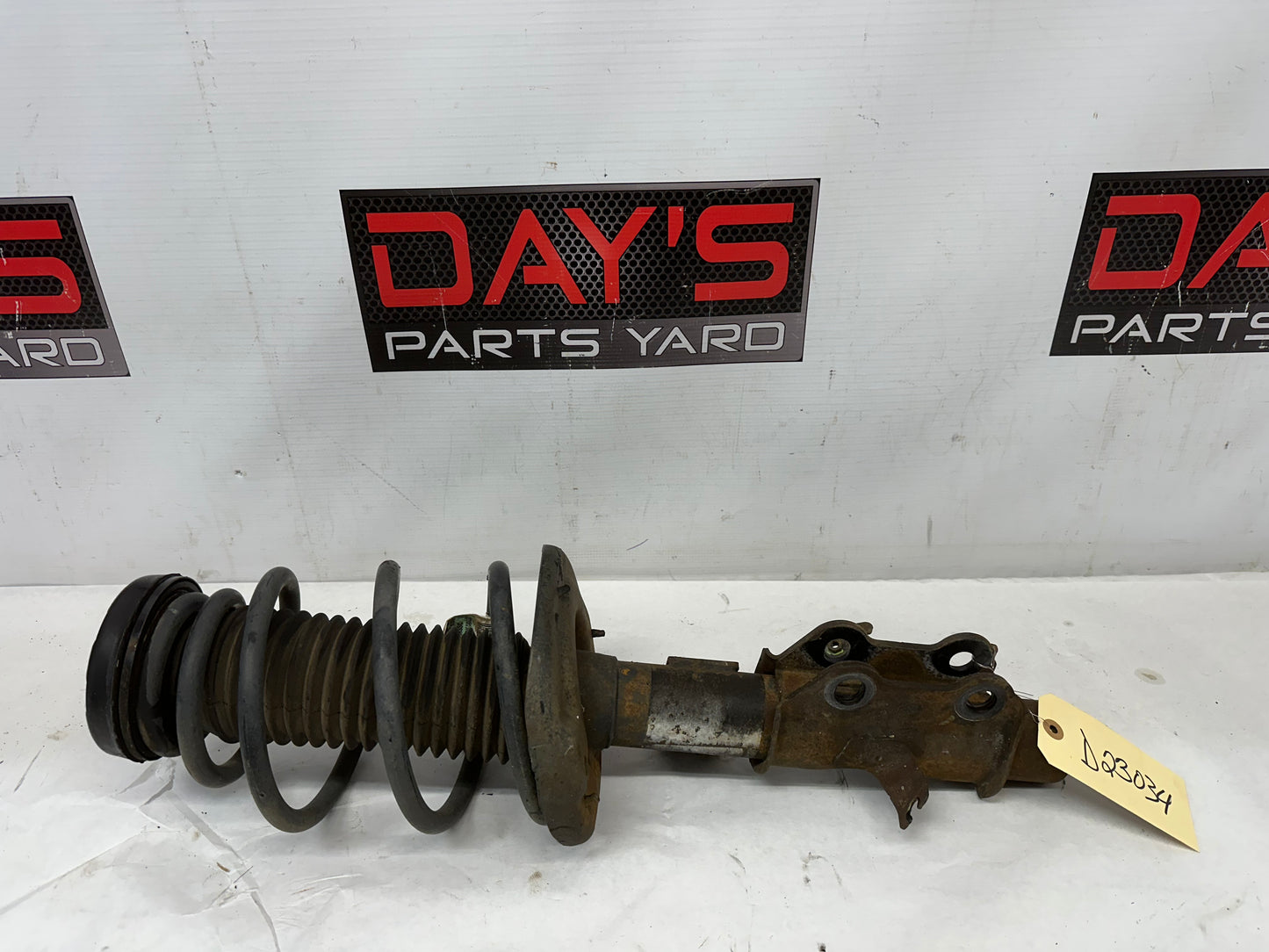 2010 Chevy Camaro SS LH Driver Front Shock Strut Assembly Absorber OEM - Day's Parts Yard