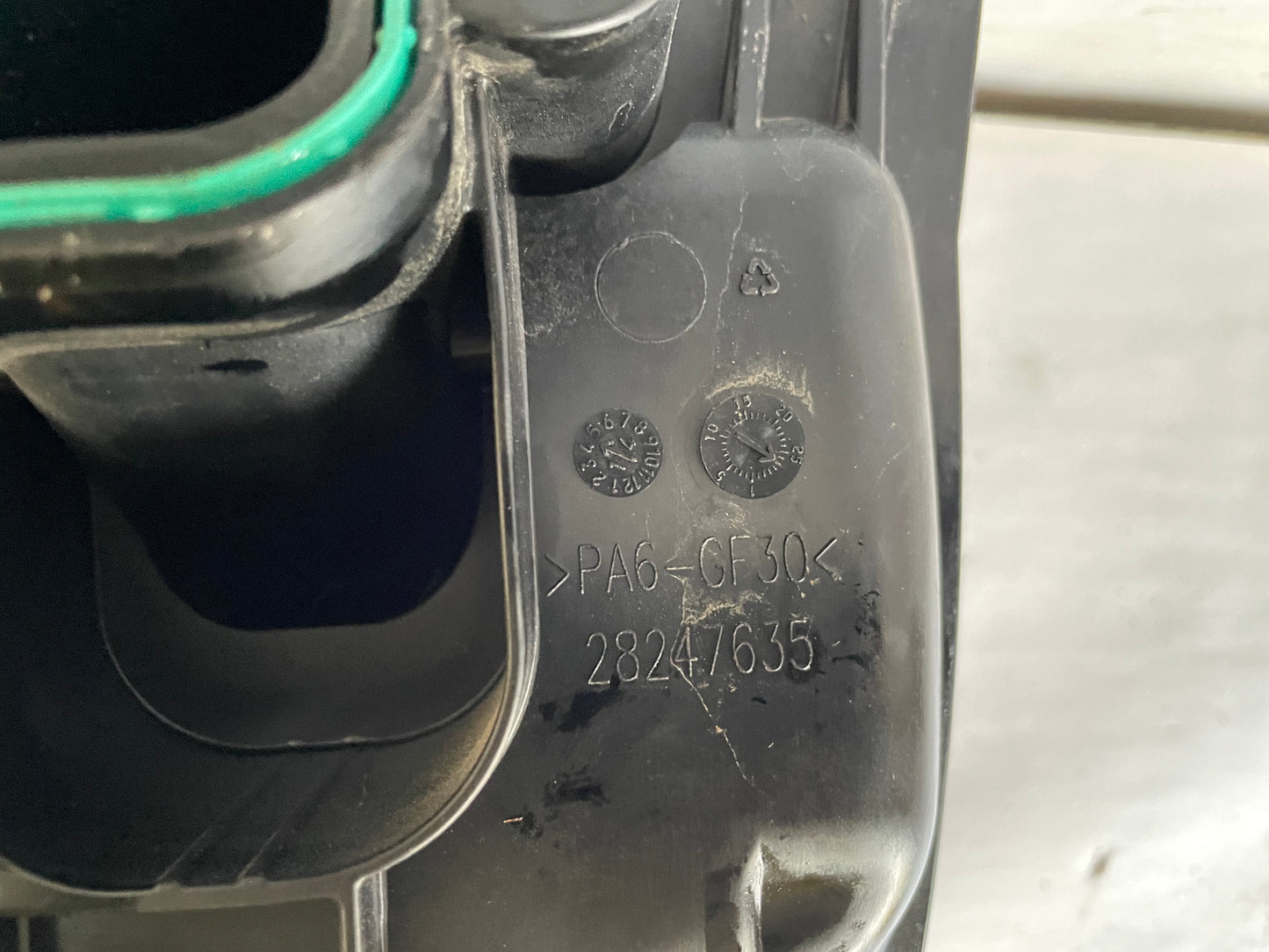 2018 Chevy Suburban LT Intake Manifold w/ Throttle Body OEM - Day's Parts Yard