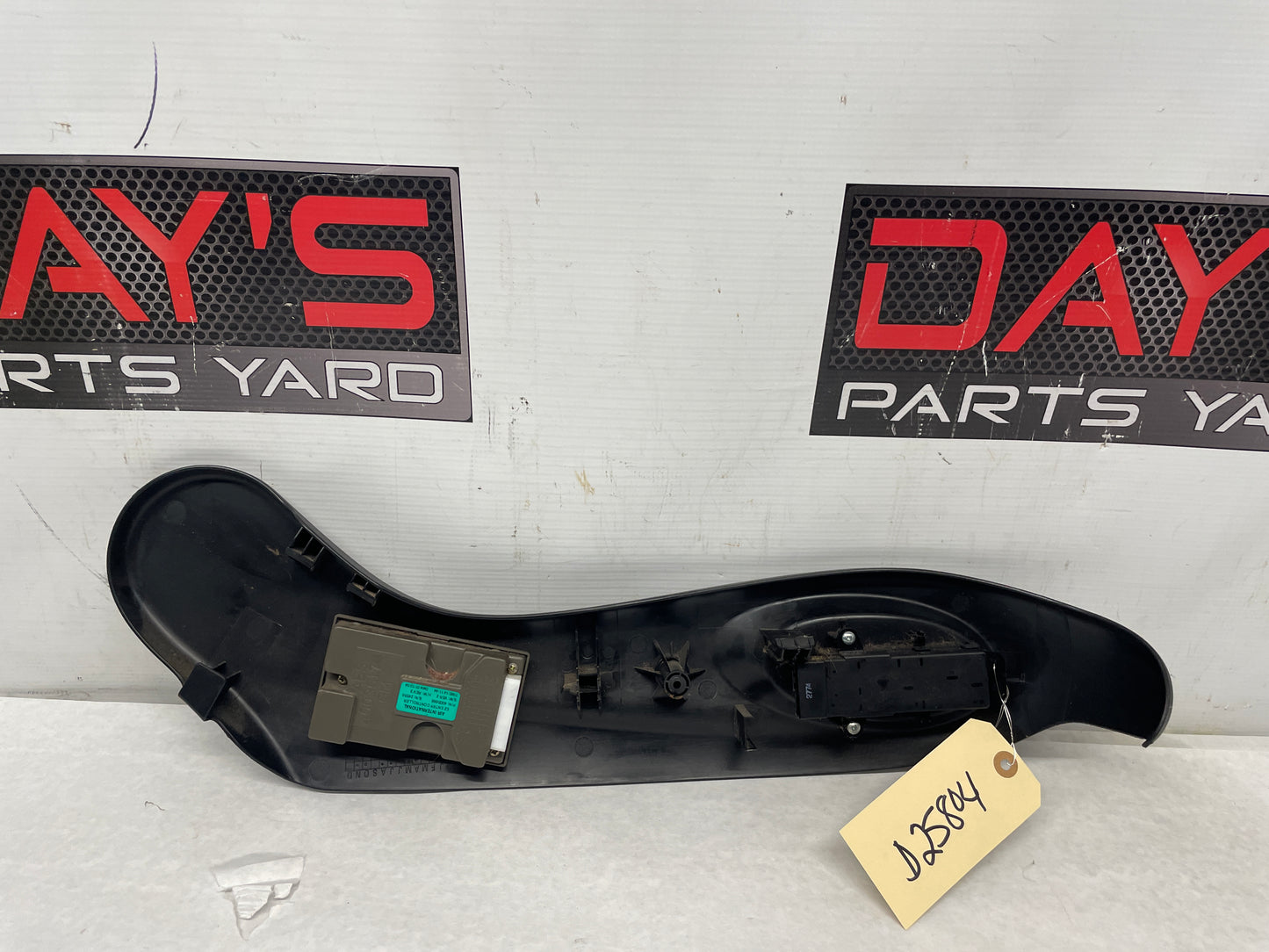 2004 Pontiac GTO LH Driver Front Power Seat Access Controls Buttons Module OEM - Day's Parts Yard