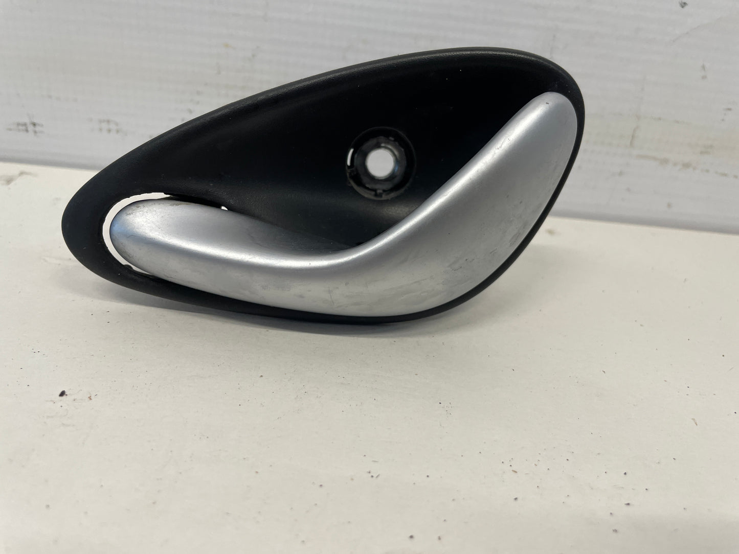 2004 Pontiac GTO LH Interior Door Handle OEM - Day's Parts Yard