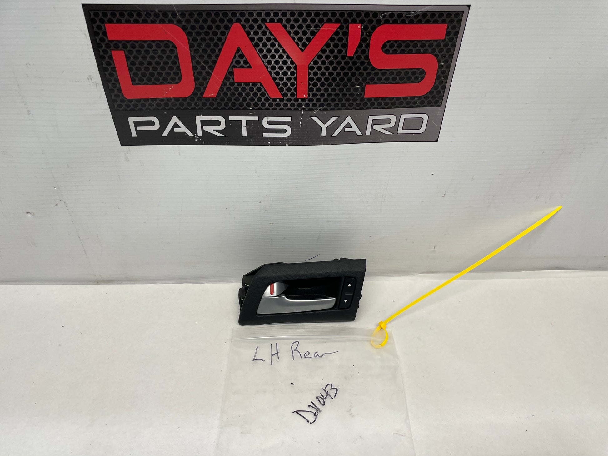 2009 Pontiac G8 LH Driver Rear Interior Door Handle OEM - Day's Parts Yard