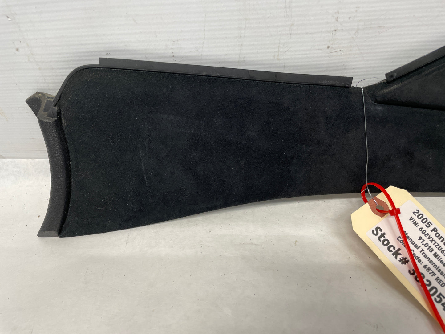 2005 Pontiac GTO RH Passenger Suede Center Console Trim Panel OEM - Day's Parts Yard