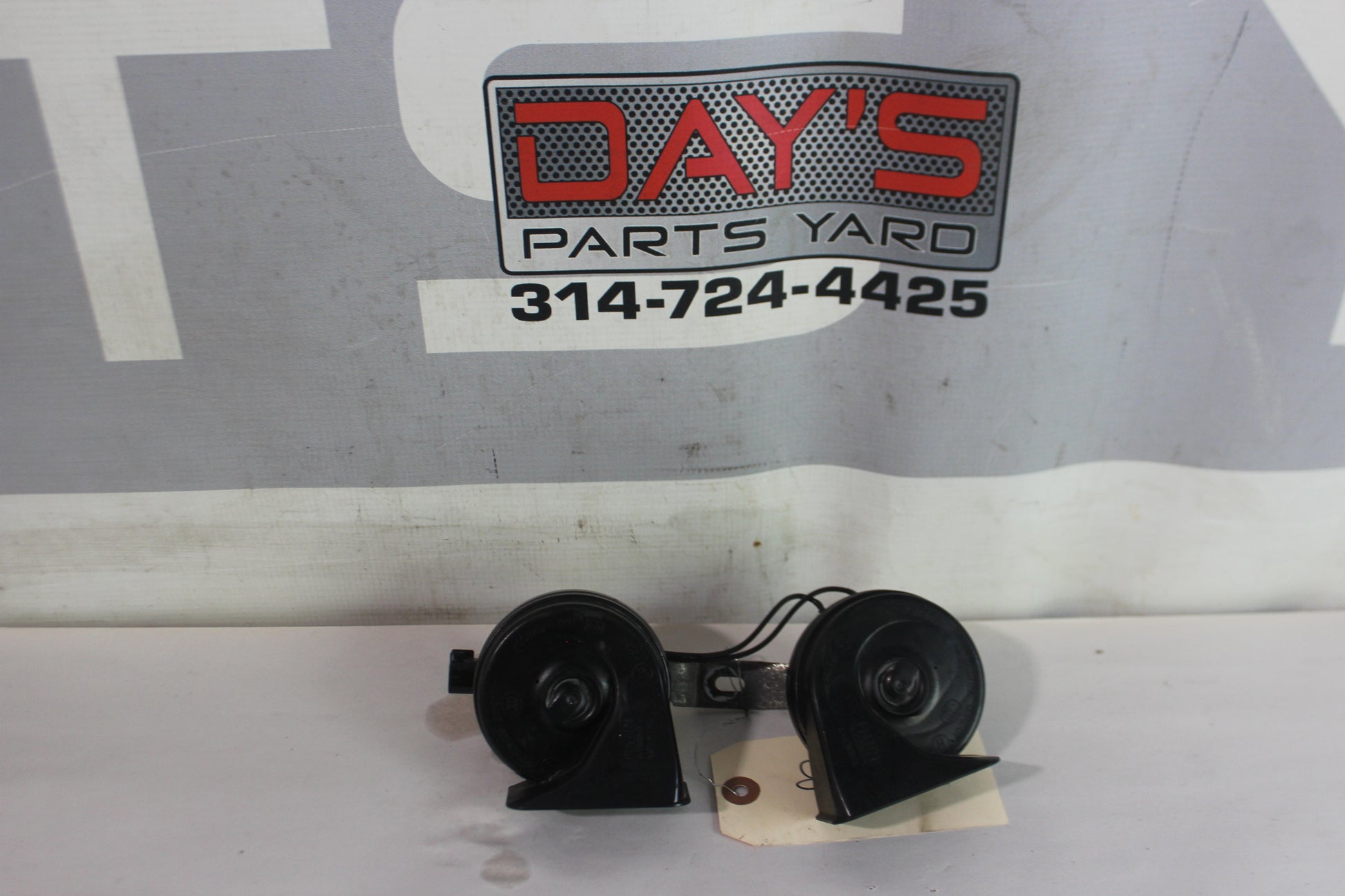 2019 Chevy Tahoe K1500 Premier High and Low Tone Horns OEM - Day's Parts Yard