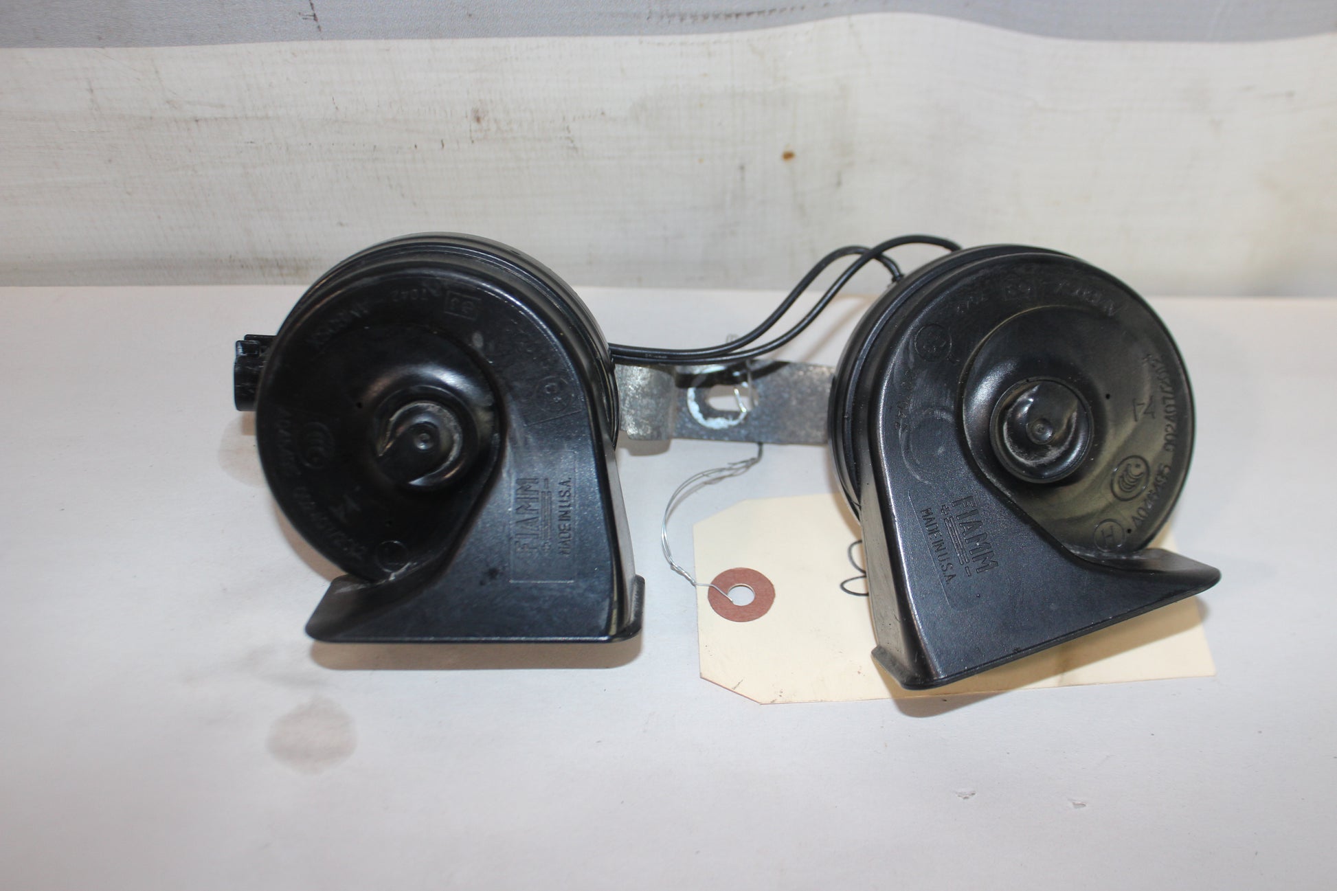 2019 Chevy Tahoe K1500 Premier High and Low Tone Horns OEM - Day's Parts Yard