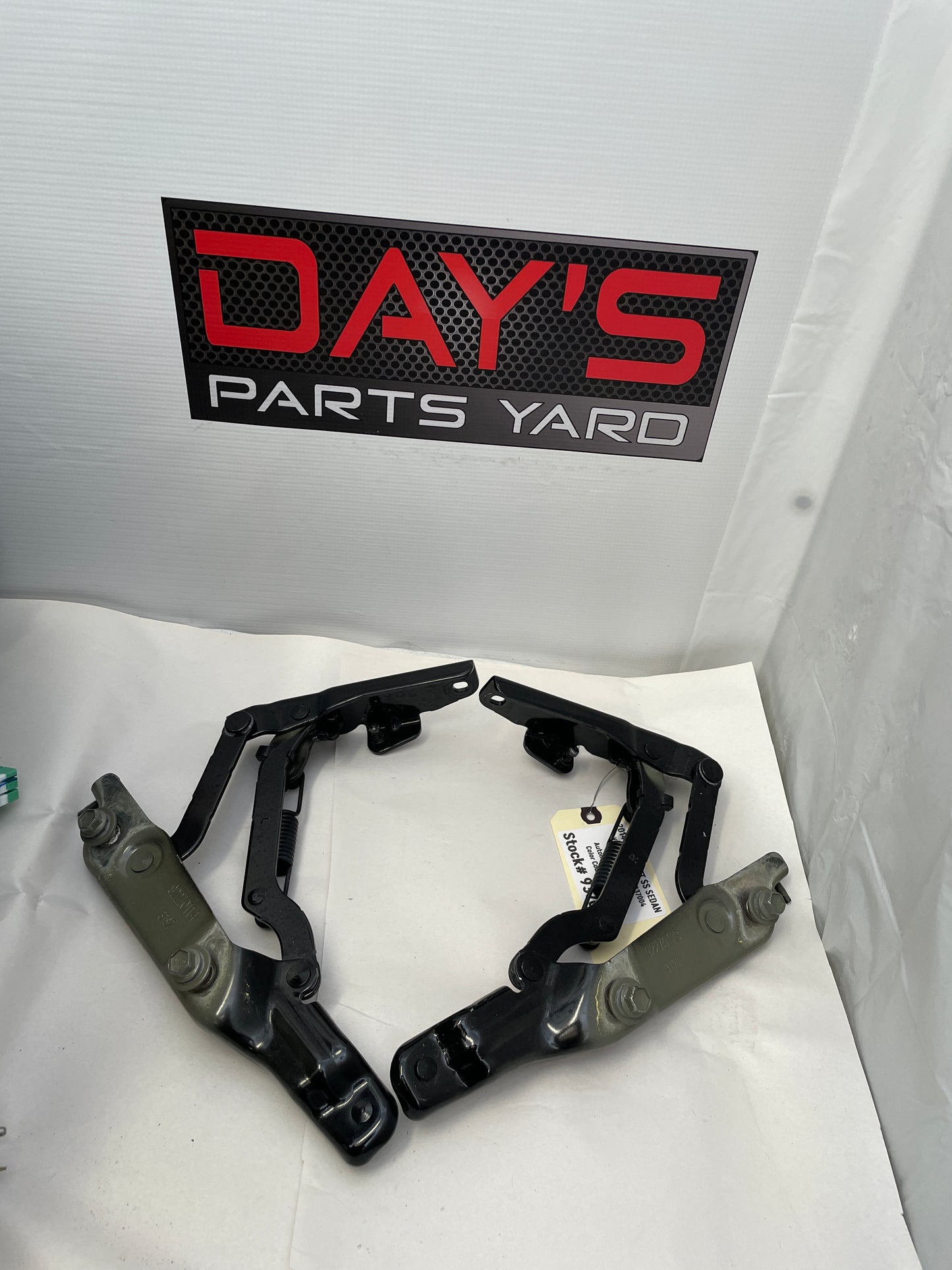 2014 Chevy SS Sedan RH & LH Trunk Deck Lid Hinges OEM - Day's Parts Yard