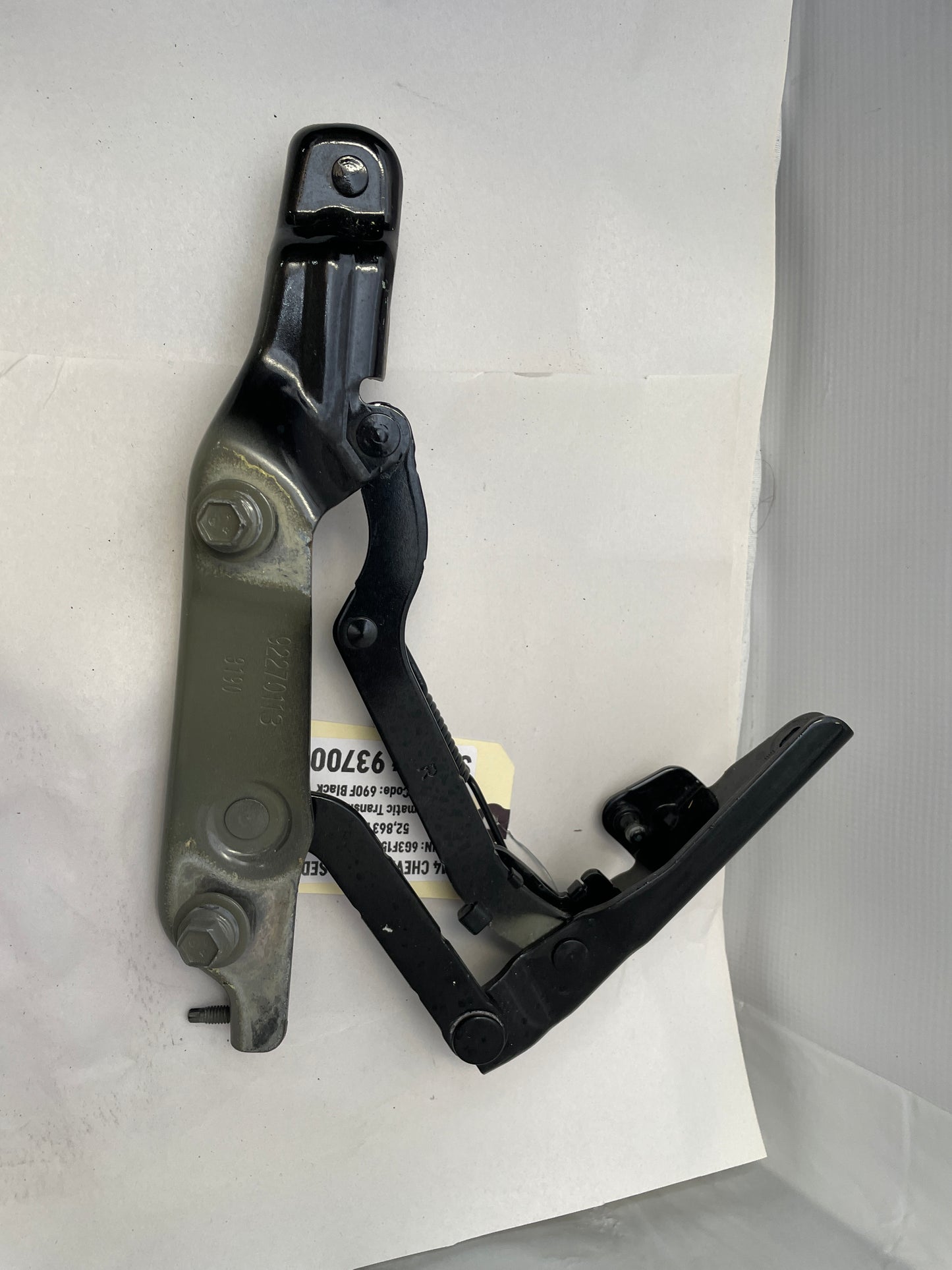 2014 Chevy SS Sedan RH & LH Trunk Deck Lid Hinges OEM - Day's Parts Yard