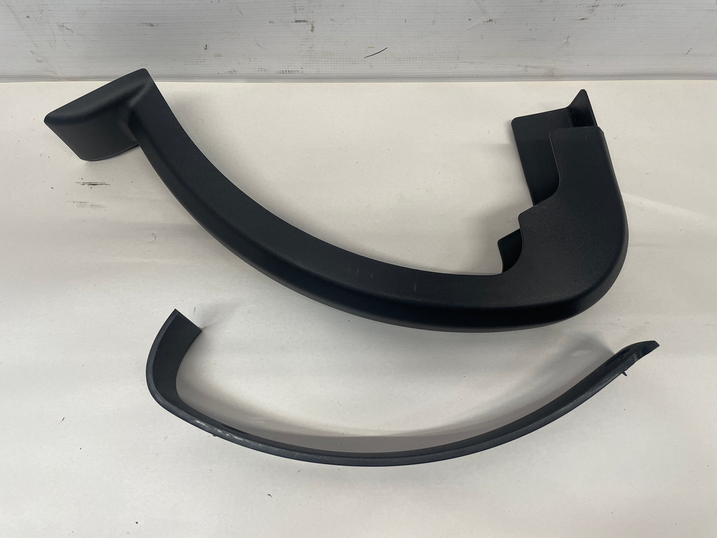 2011 Cadillac CTS-V Coupe Rear Passenger Trunk Compartment Lid Hinge OEM - Day's Parts Yard