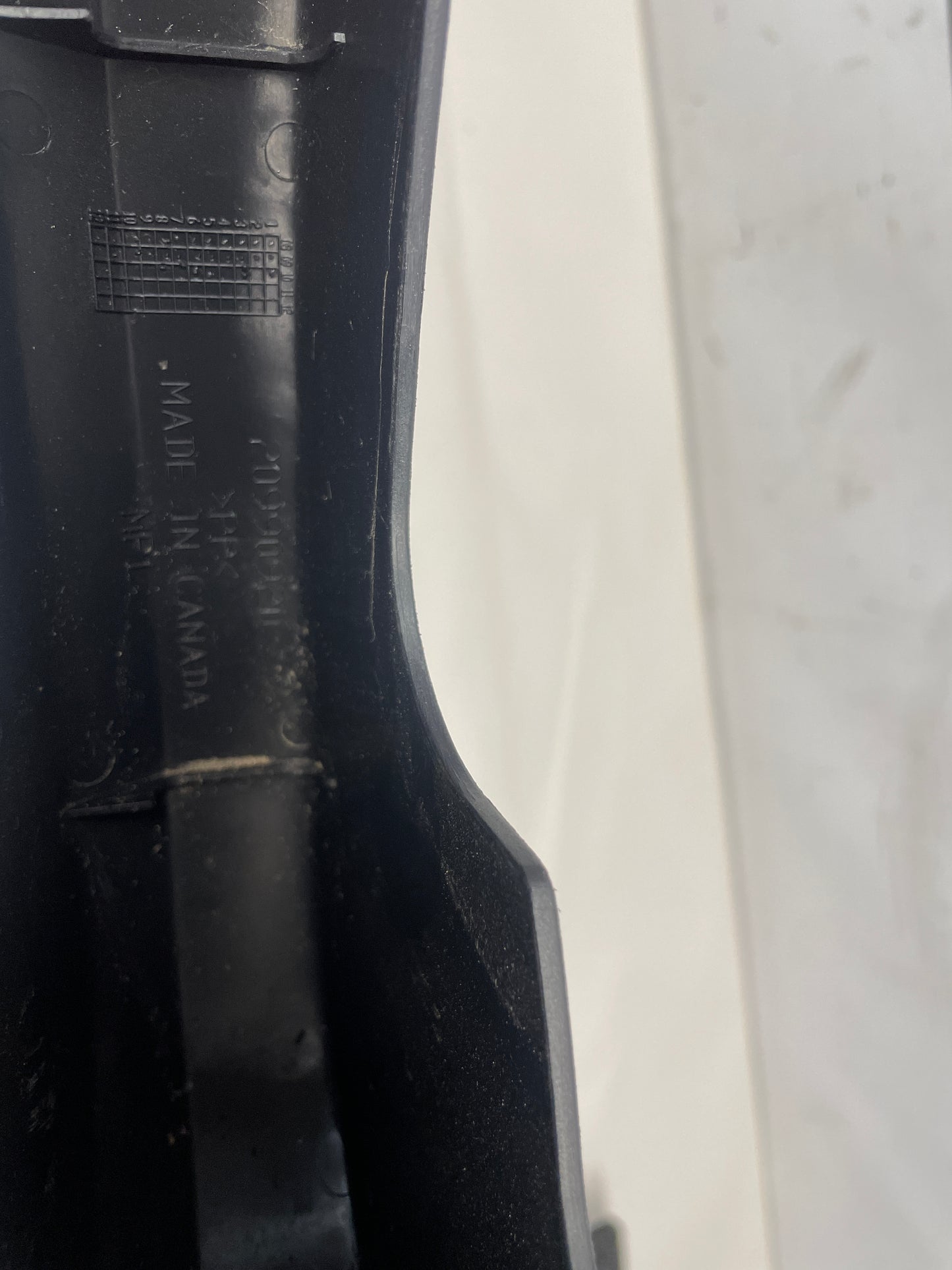 2011 Cadillac CTS-V Coupe Rear Passenger Trunk Compartment Lid Hinge OEM - Day's Parts Yard