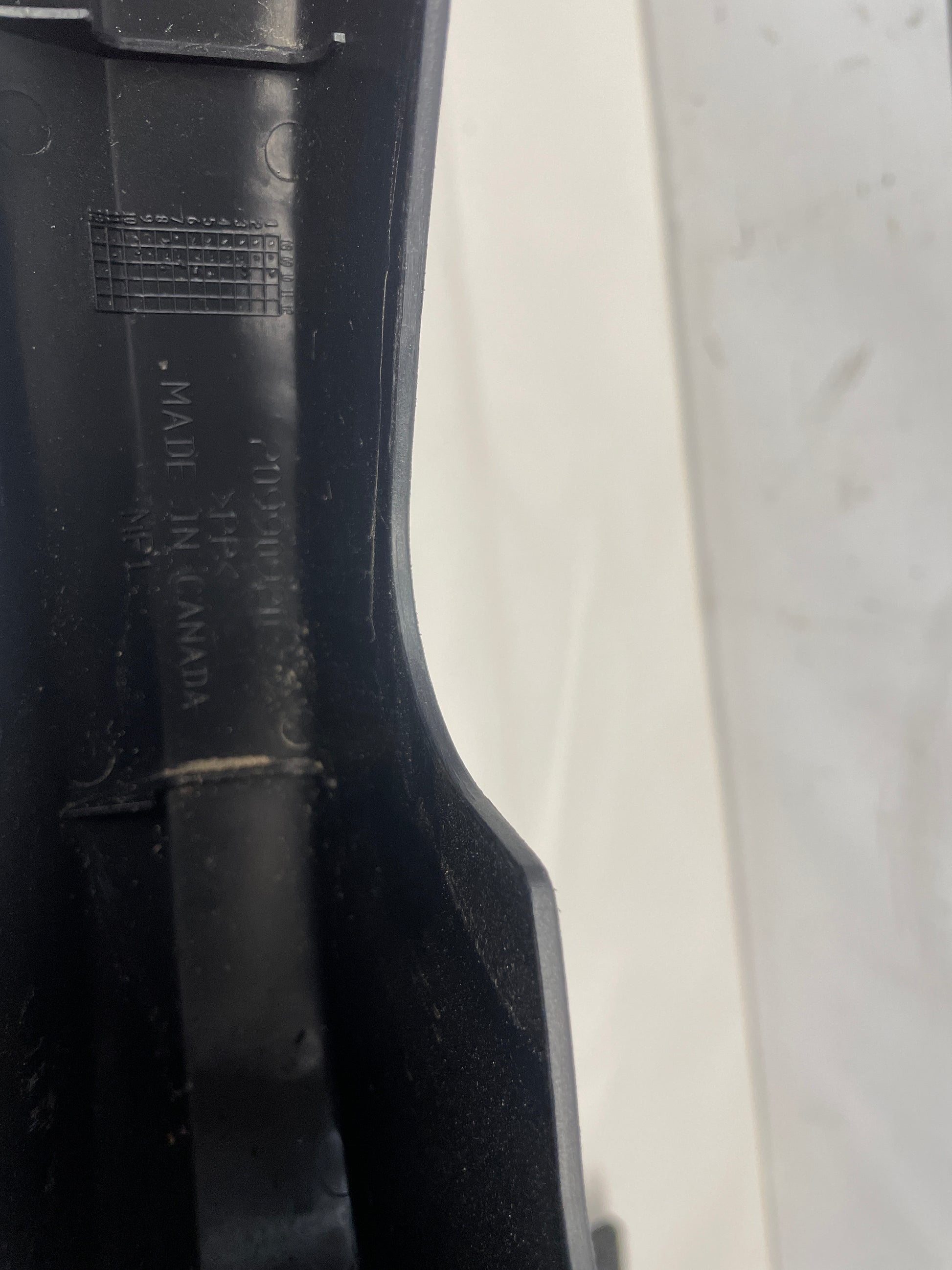 2011 Cadillac CTS-V Coupe Rear Passenger Trunk Compartment Lid Hinge  OEM - Day's Parts Yard