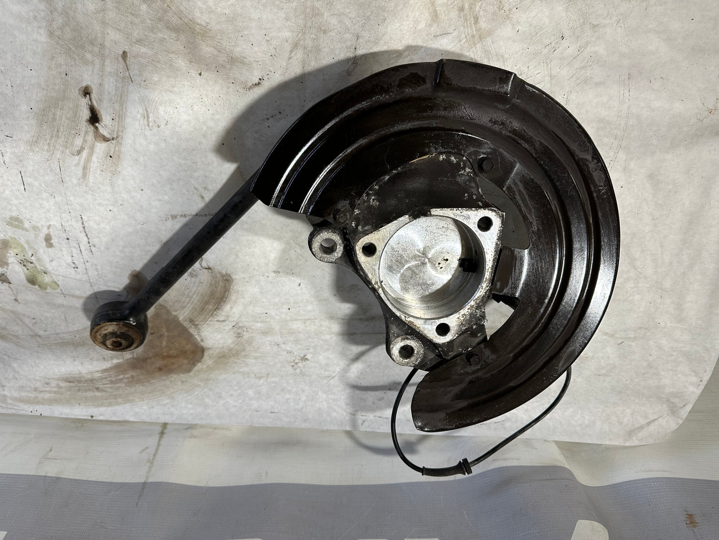 2014 Chevy SS Sedan Front LH Driver Spindle Hub Knuckle Control Arm OEM - Day's Parts Yard