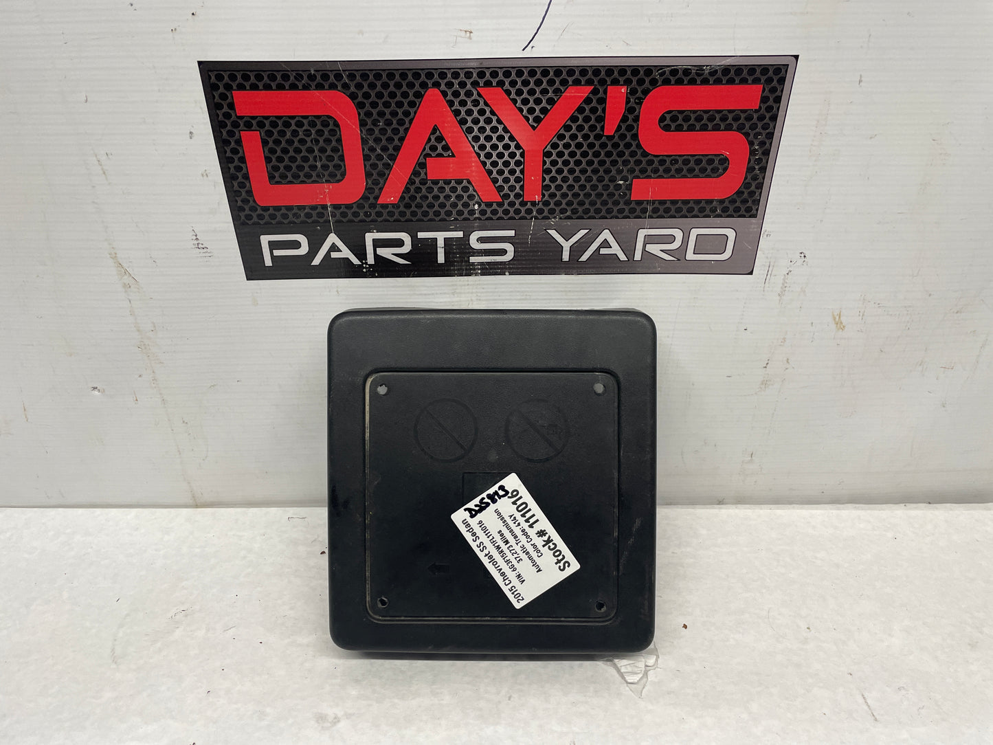 2015 Chevy SS Sedan Engine Bay Fuse Box Relay Cover Lid OEM - Day's Parts Yard