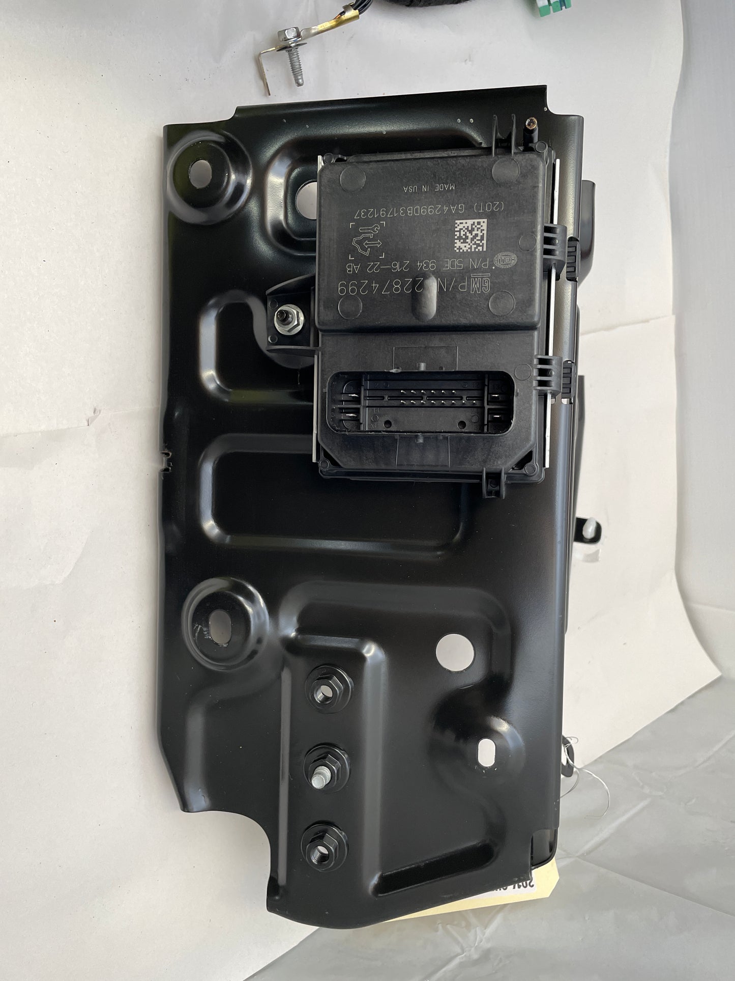 2014 Chevy SS Sedan Battery Box Bracket Fuel Pump Control Module Unit OEM - Day's Parts Yard
