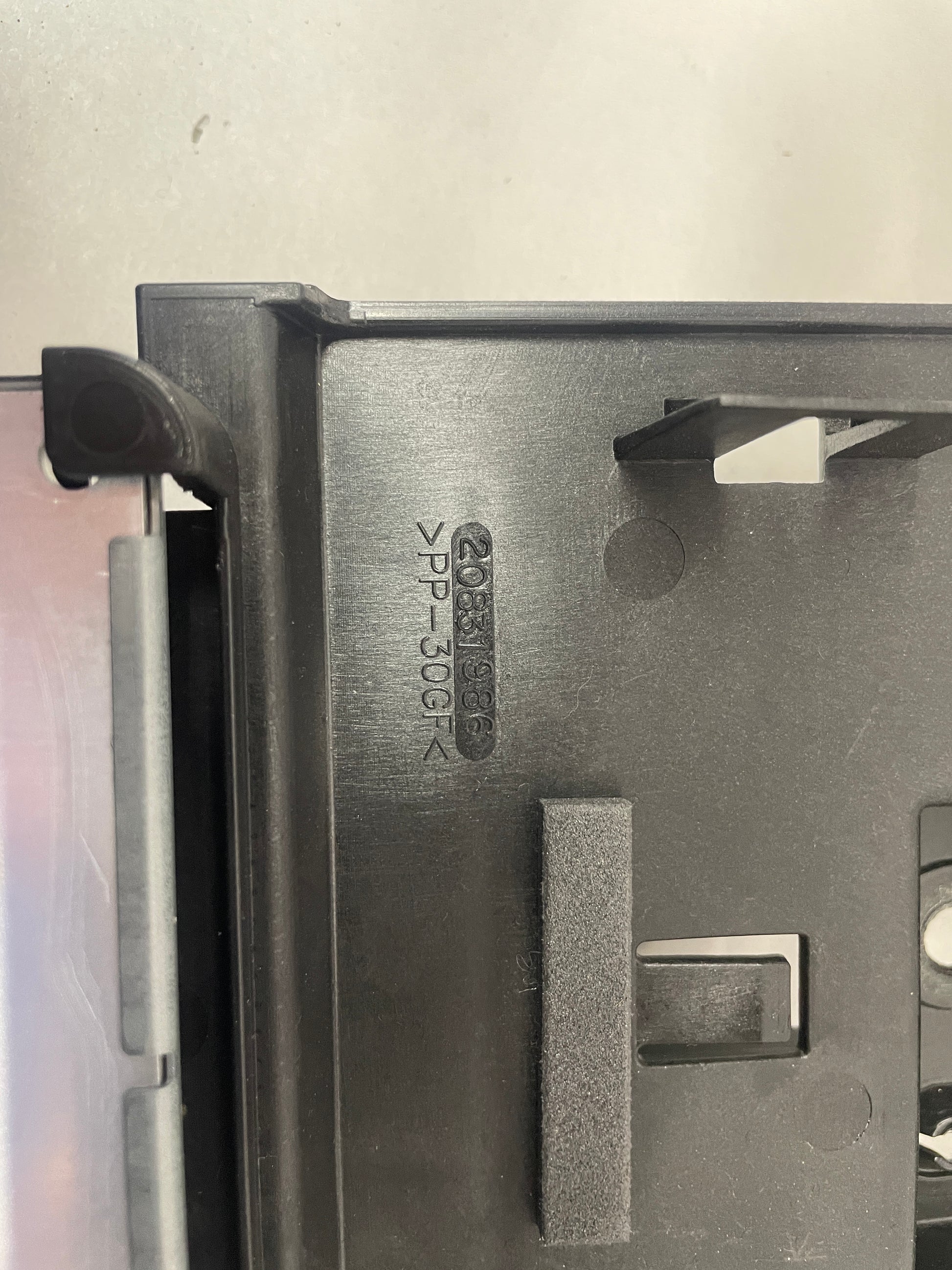 2011 Cadillac CTS-V Coupe Active Suspension Module Control W/ Bracket OEM - Day's Parts Yard