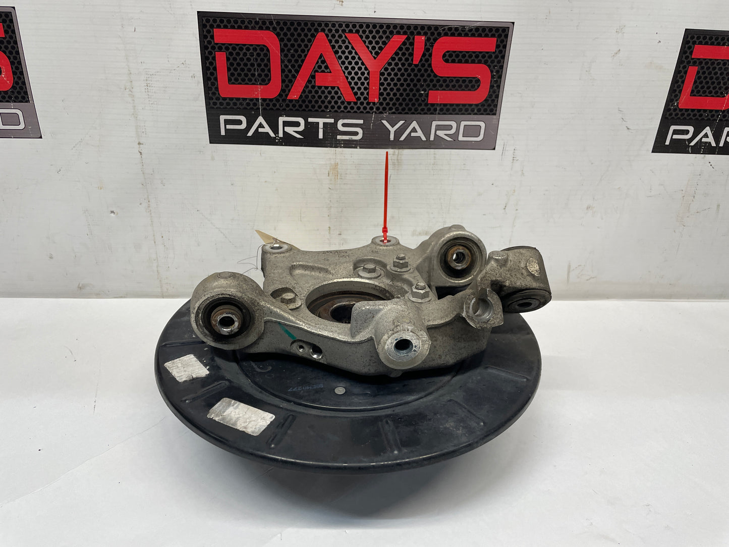 2012 Chevy Camaro SS Convertible RH Passenger Rear Spindle Knuckle Hub Wheel Bearing OEM - Day's Parts Yard