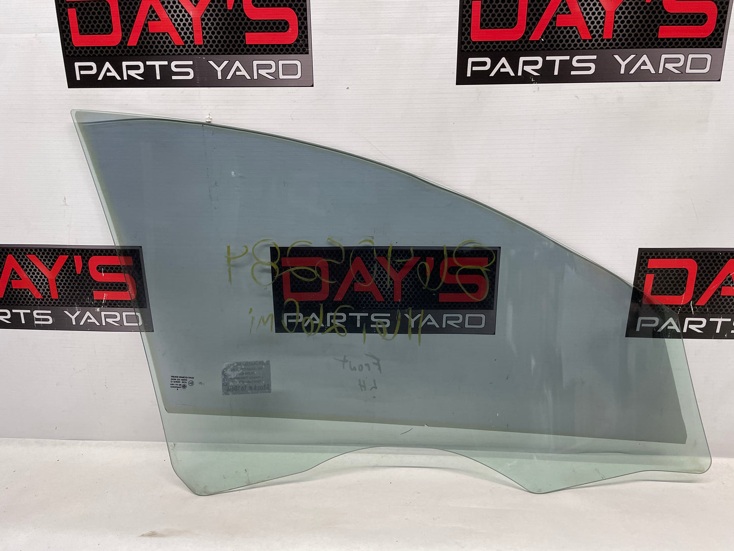 2009 Pontiac G8 LH Driver Front Door Window Glass OEM - Day's Parts Yard
