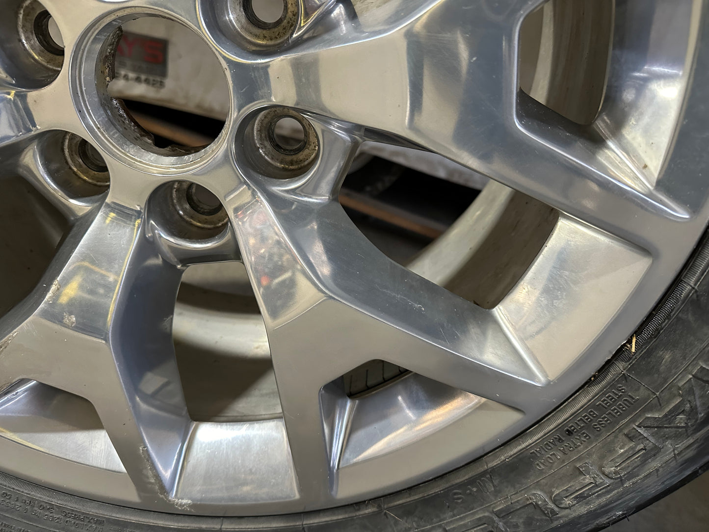2018 GMC Sierra 1500 SLT Wheel and Tire 20X9 OEM - Day's Parts Yard