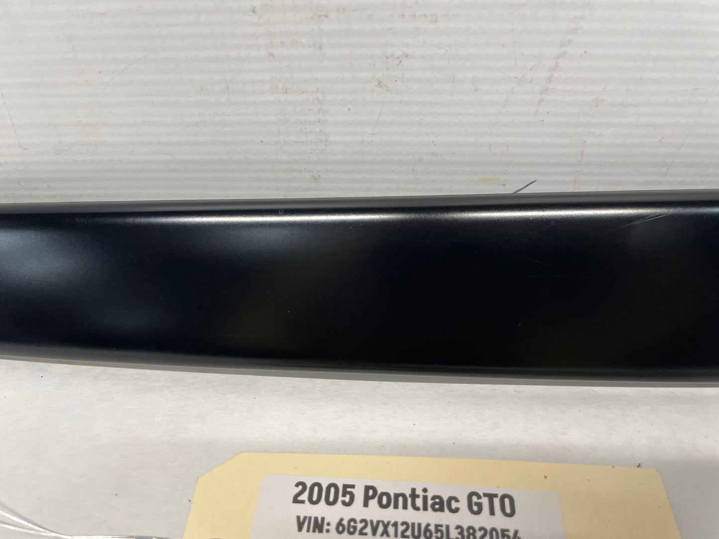 2005 Pontiac GTO RH Passenger Exterior B Pillar Window Trim Cover OEM - Day's Parts Yard