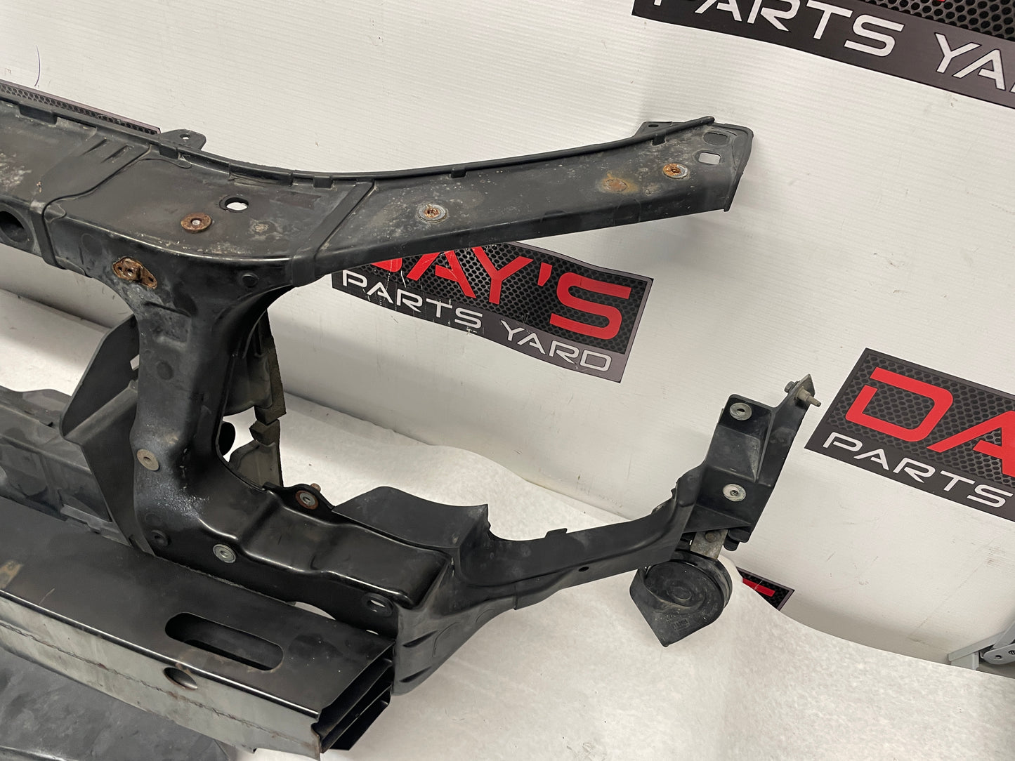 2015 Chevy SS Sedan Front Radiator Core Support Bracket Brace Assembly OEM - Day's Parts Yard