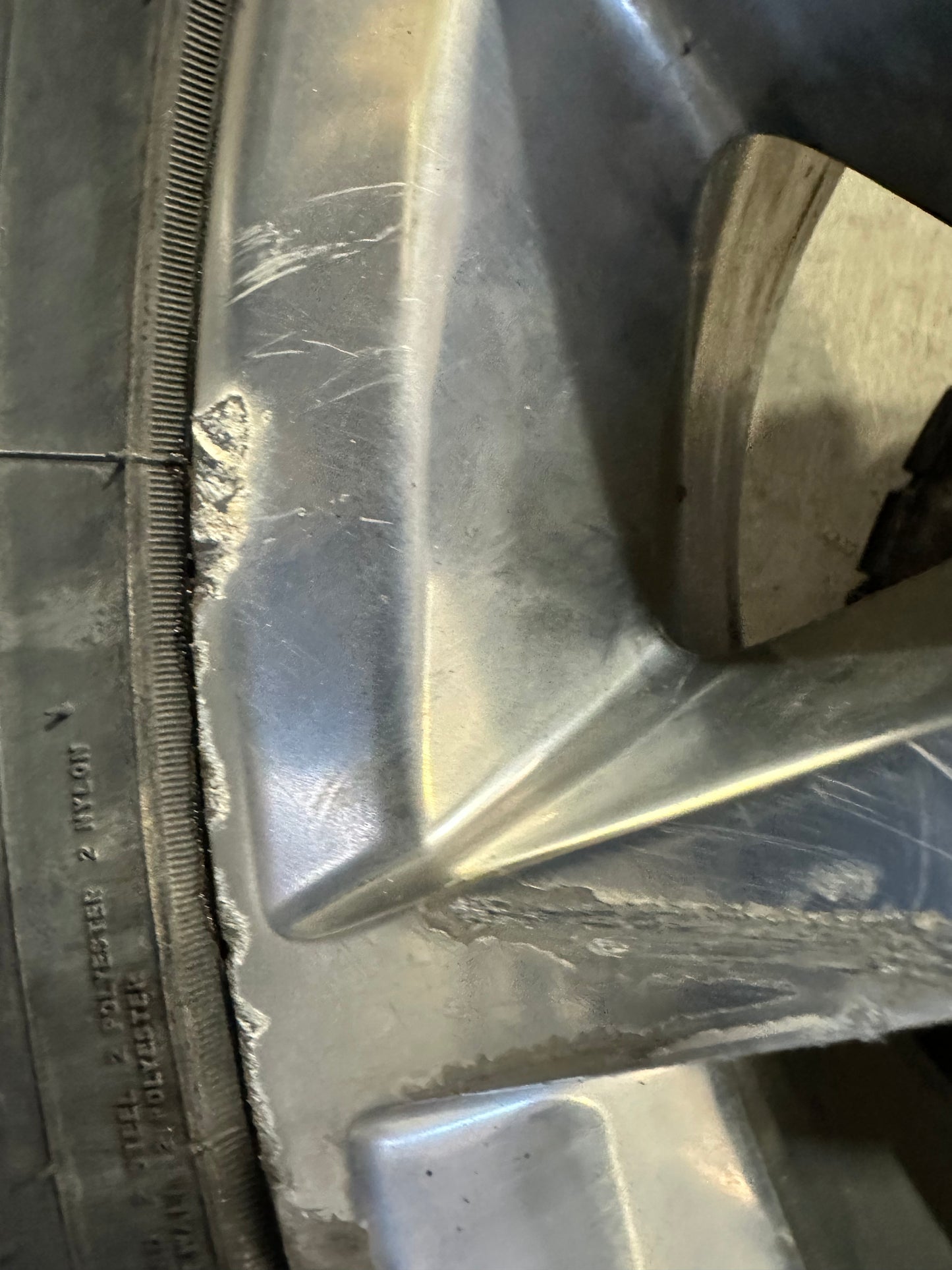 2018 GMC Sierra 1500 SLT Wheel and Tire 20X9 OEM - Day's Parts Yard