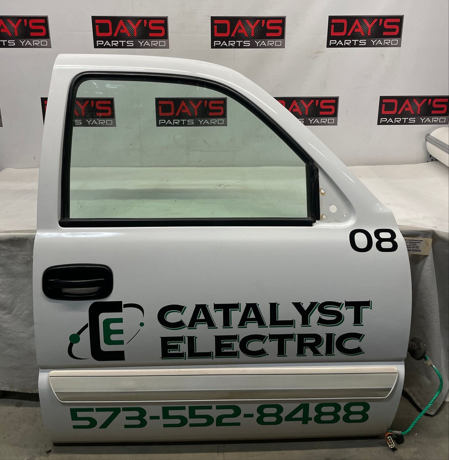 2004 Chevy Silverado 2500HD RH Passenger Front Exterior Door White OEM - Day's Parts Yard