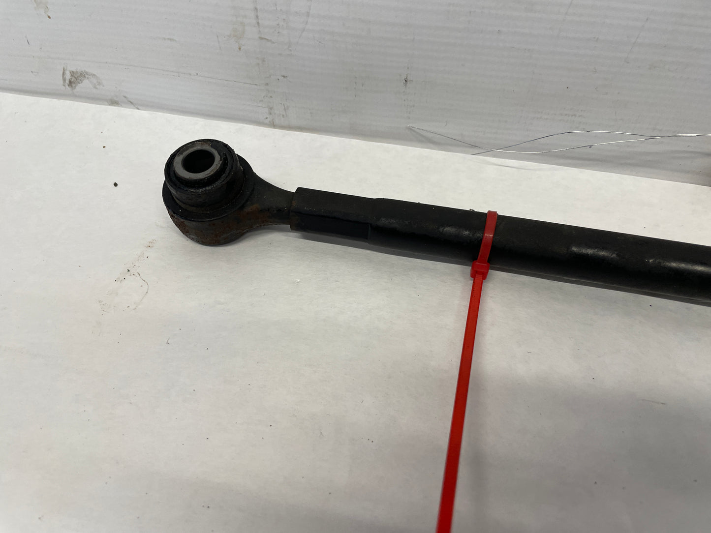 2005 Pontiac GTO RH Passenger Rear Suspension Tie Rod Adjustment Arm OEM - Day's Parts Yard