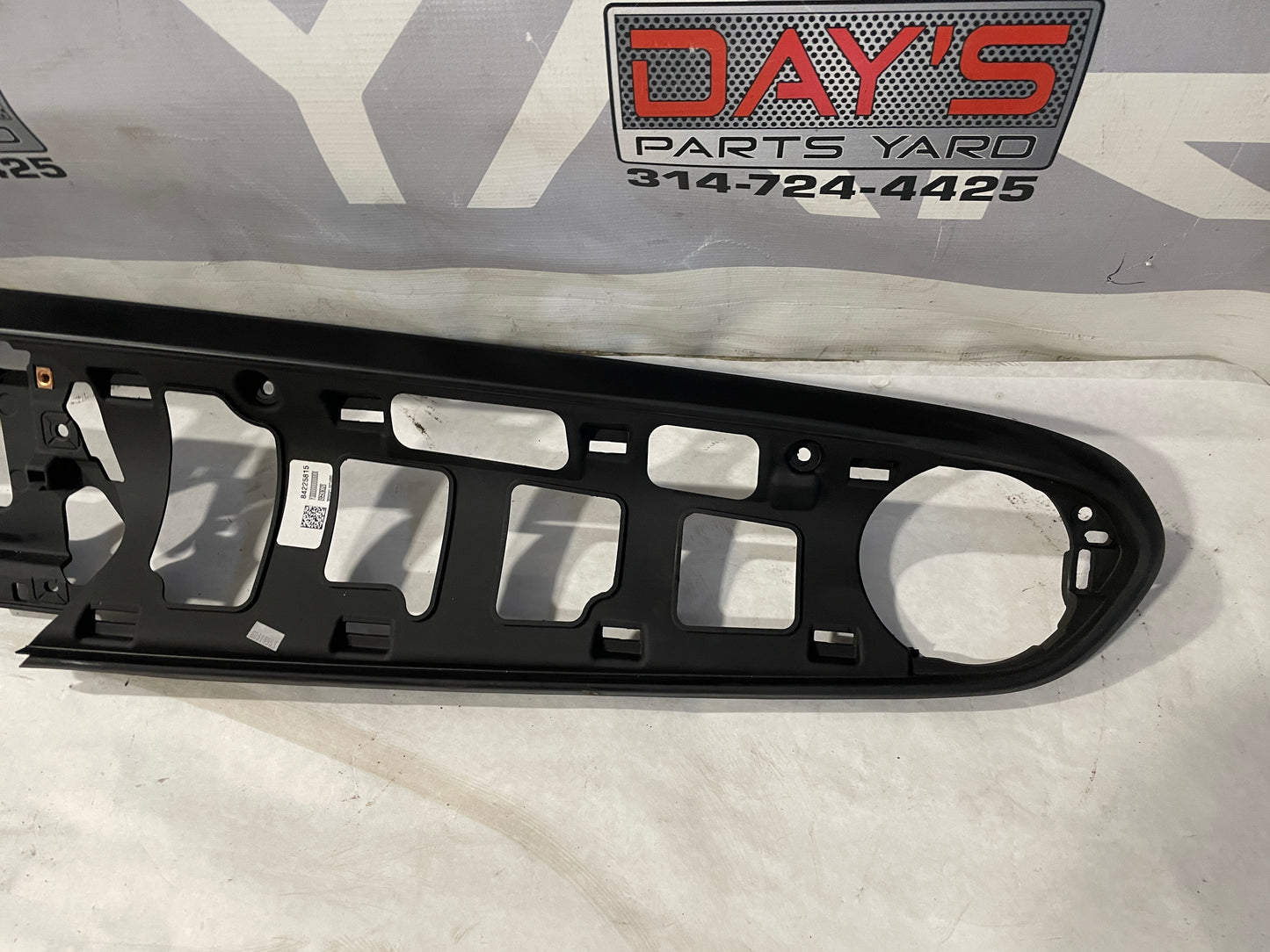2020 Chevy Camaro SS Dash Board Instrument Panel Cluster Trim Bezel OEM - Day's Parts Yard
