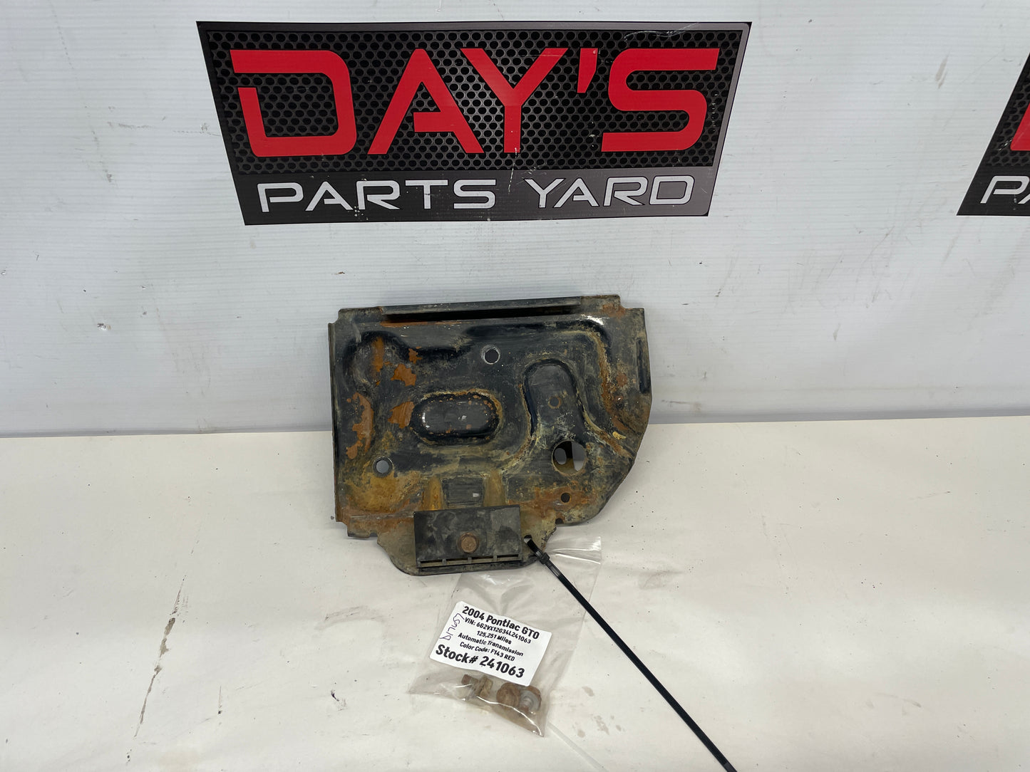 2004 Pontiac GTO Battery Tray OEM - Day's Parts Yard