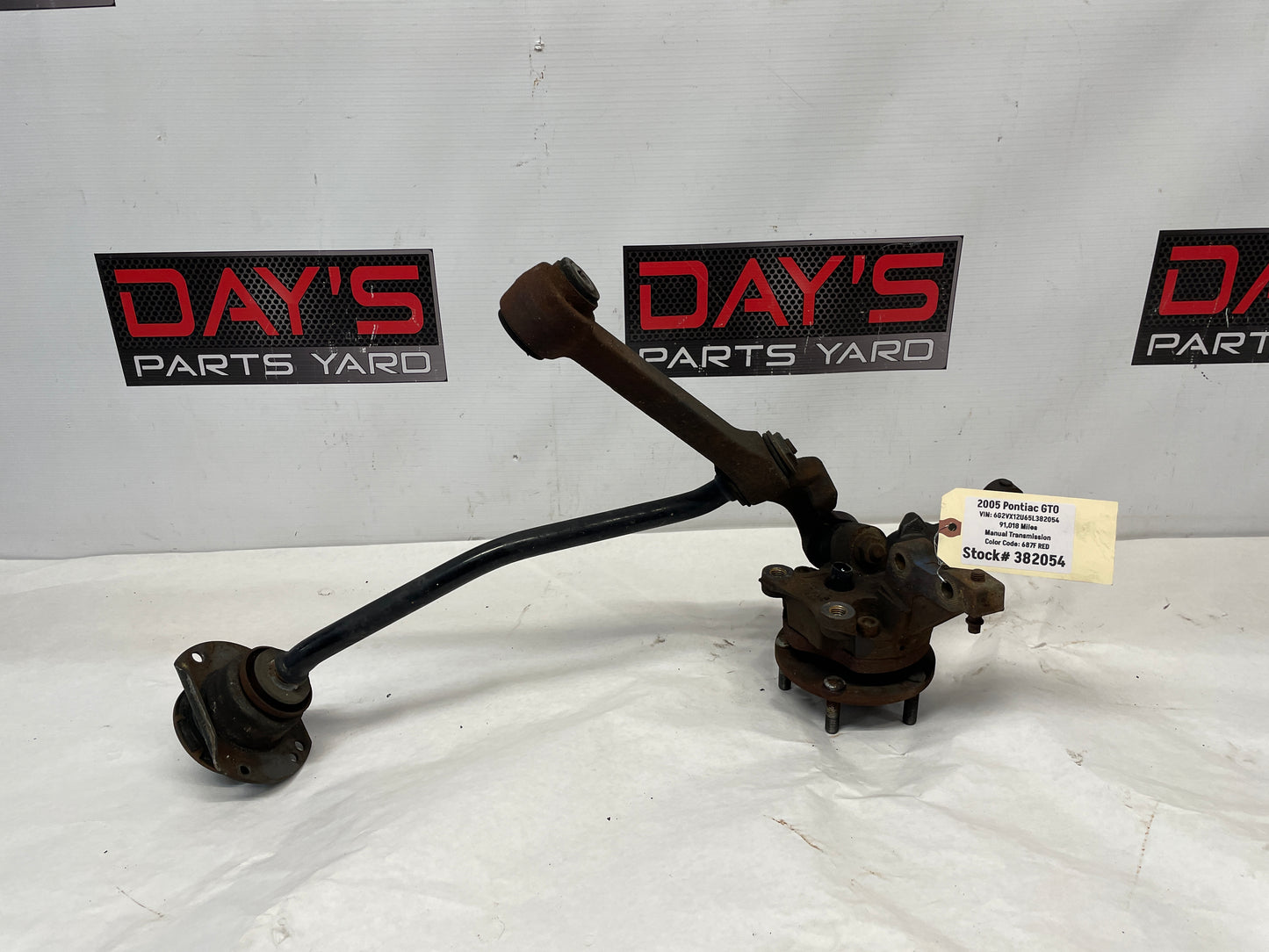 2005 Pontiac GTO LH Driver Front Spindle Knuckle Hub Control Arm Radius Rod OEM - Day's Parts Yard