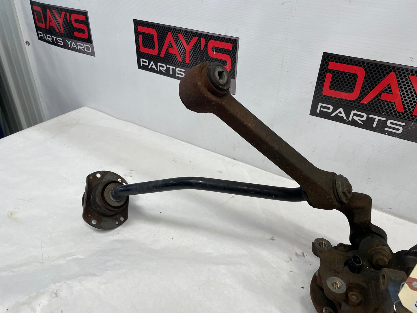 2005 Pontiac GTO LH Driver Front Spindle Knuckle Hub Control Arm Radius Rod OEM - Day's Parts Yard