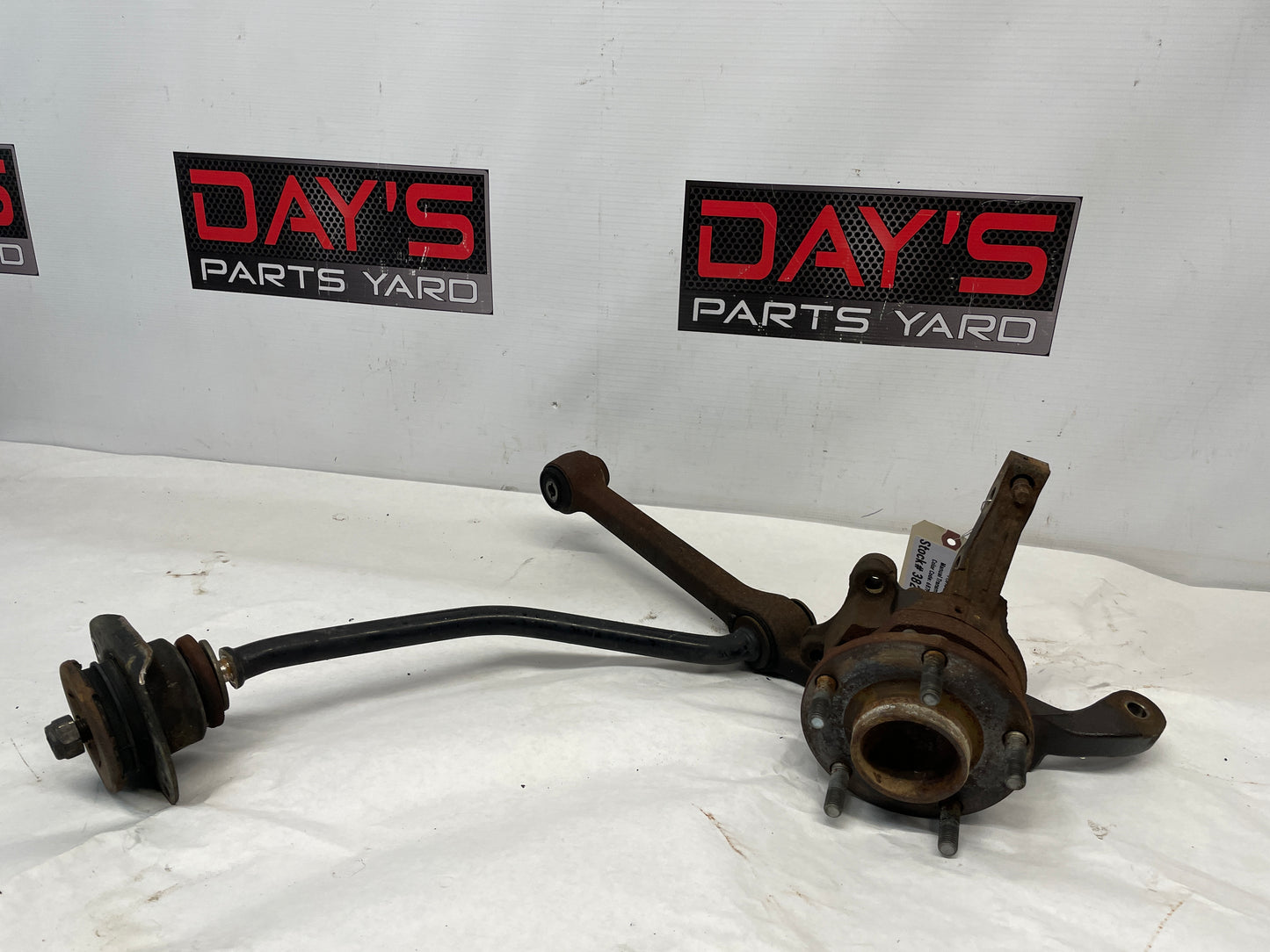 2005 Pontiac GTO LH Driver Front Spindle Knuckle Hub Control Arm Radius Rod OEM - Day's Parts Yard