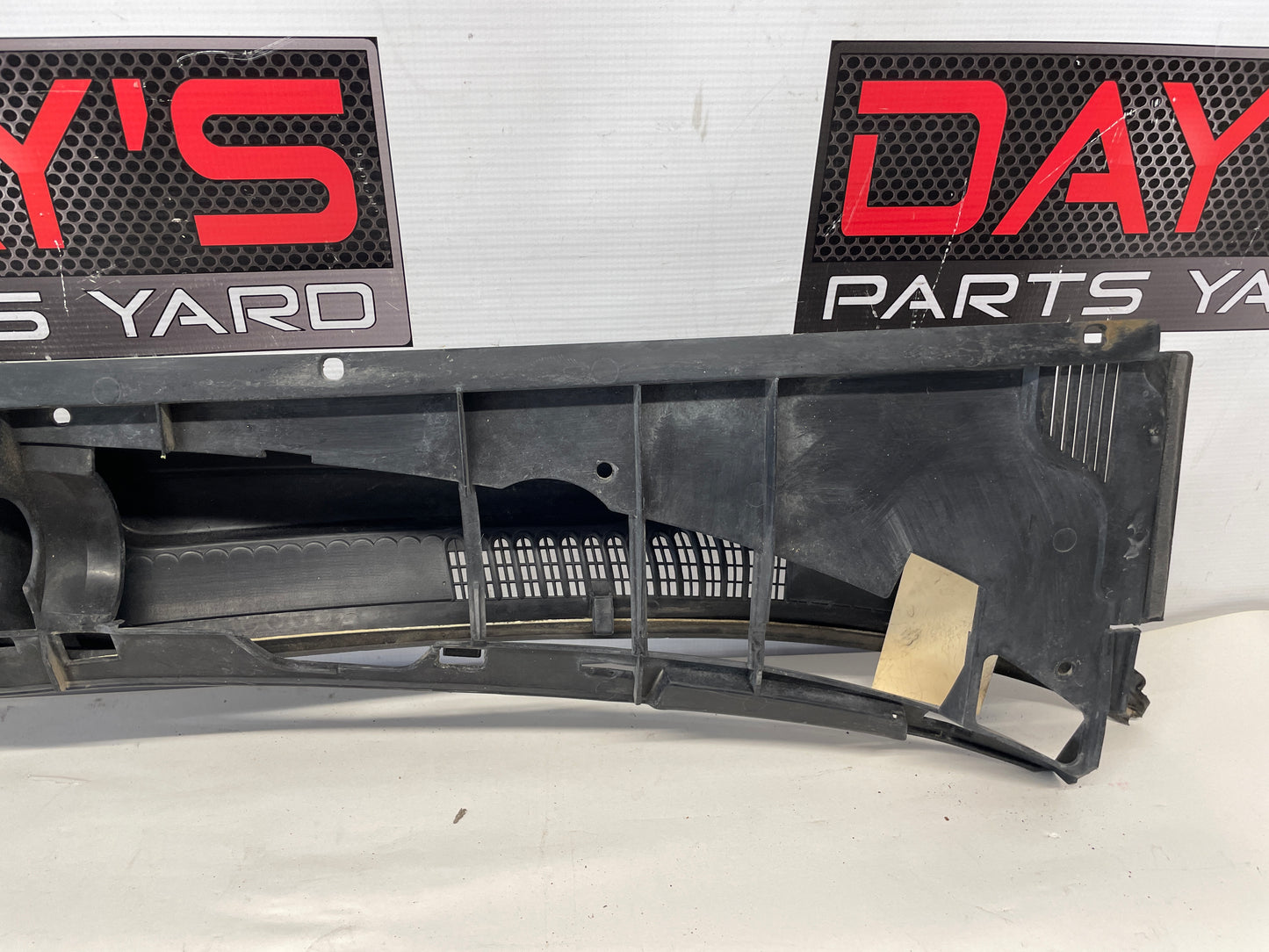 2004 Pontiac GTO Windshield Wiper Cowl 3pc OEM - Day's Parts Yard