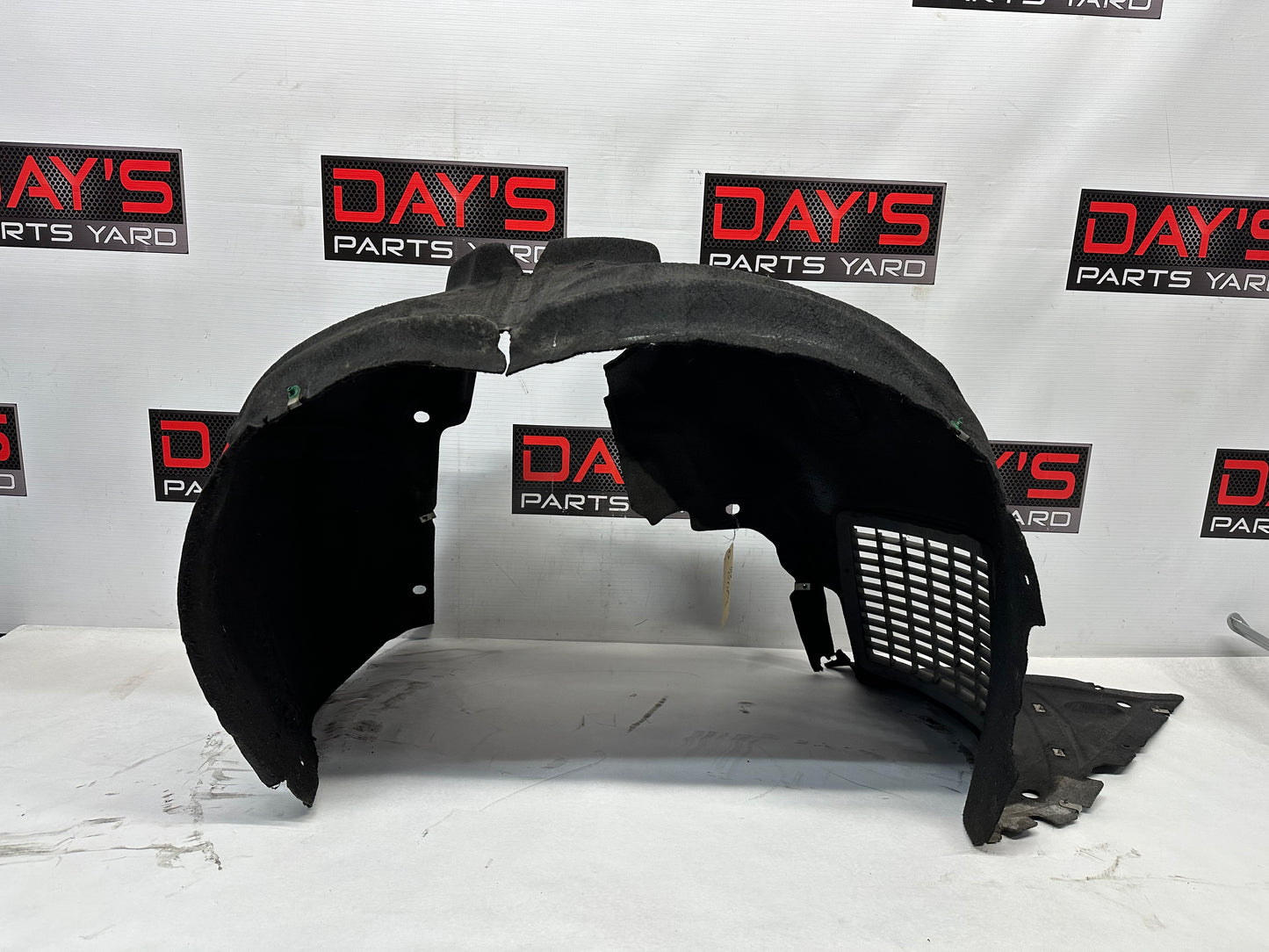 2017 Chevy Camaro SS Front RH Passenger Fender Wheel Liner OEM - Day's Parts Yard