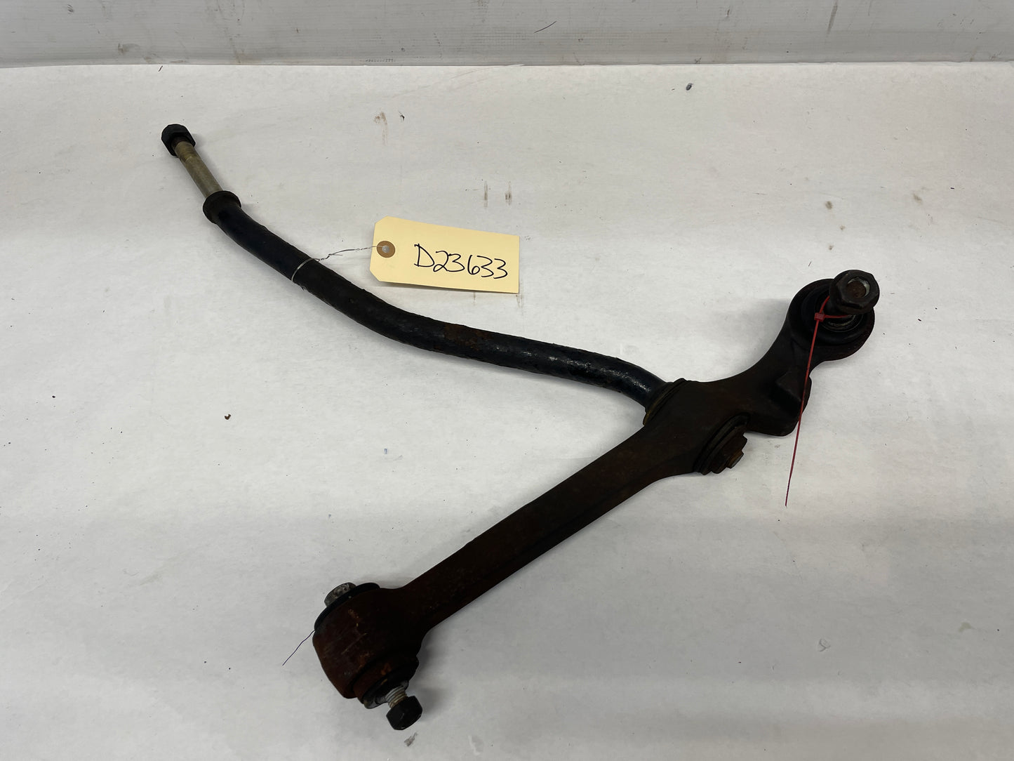 2005 Pontiac GTO RH Passenger Front Lower Control Arm Radius Strut Rod OEM - Day's Parts Yard
