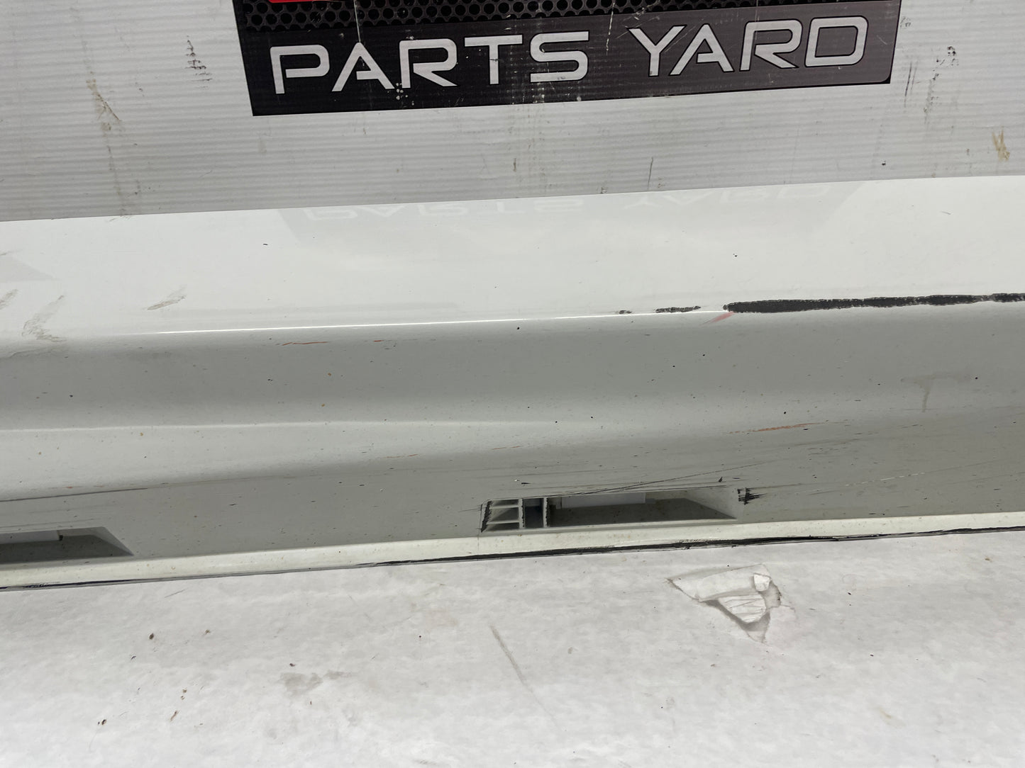 2008 Pontiac G8 Base RH Passenger Rocker Molding Side Skirt Panel White OEM - Day's Parts Yard