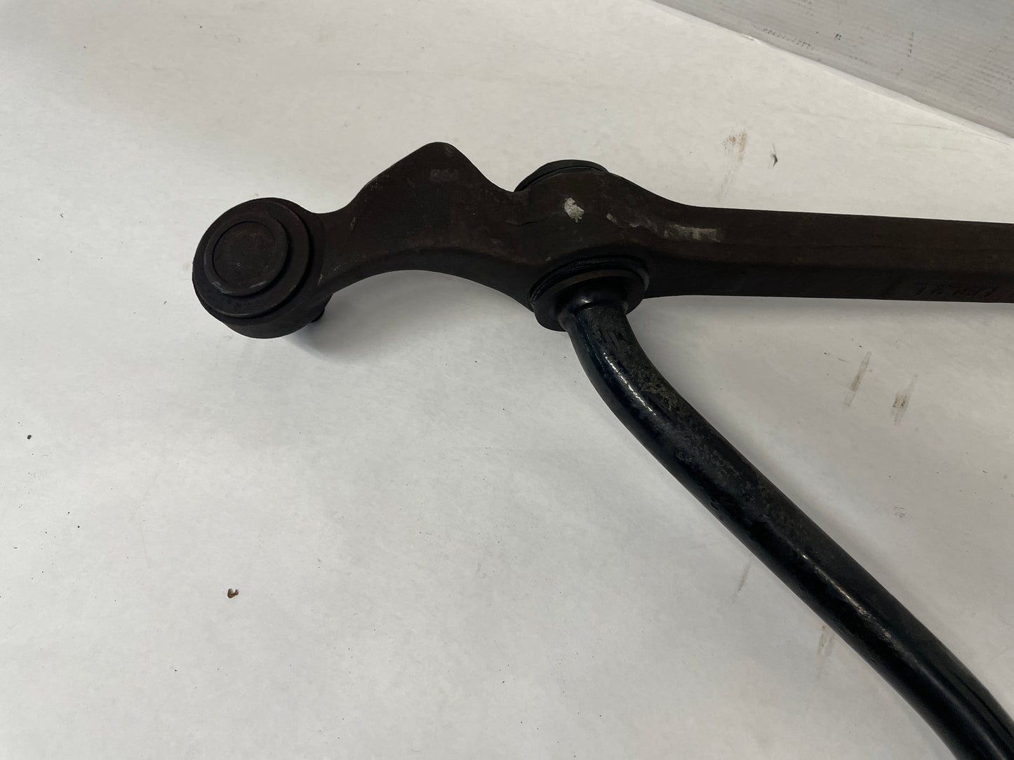 2005 Pontiac GTO LH Driver Front Lower Control Arm Radius Strut Rod OEM - Day's Parts Yard