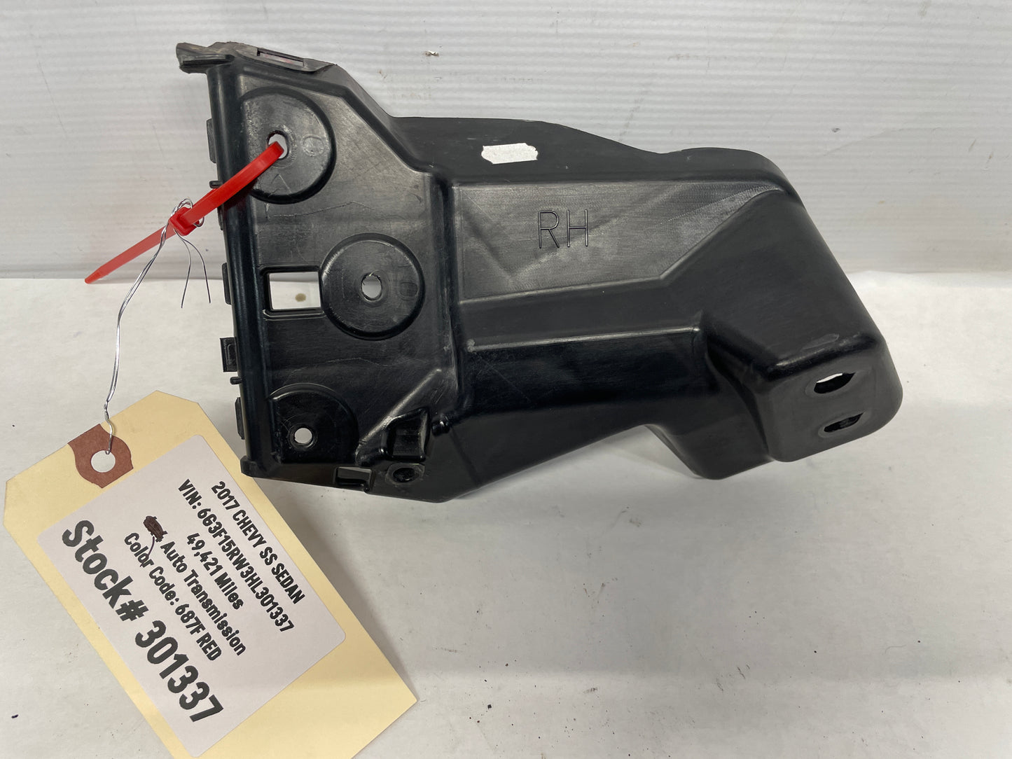 2017 Chevy SS Sedan RH Passenger Fender Bumper Bracket OEM - Day's Parts Yard