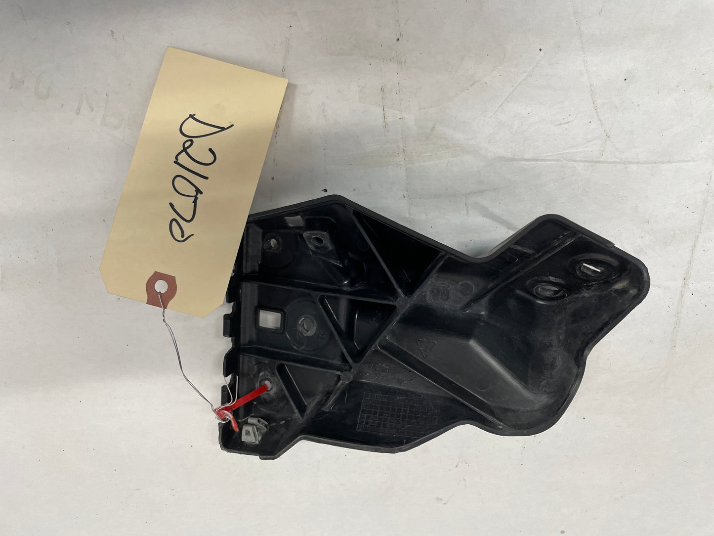 2017 Chevy SS Sedan RH Passenger Fender Bumper Bracket OEM - Day's Parts Yard