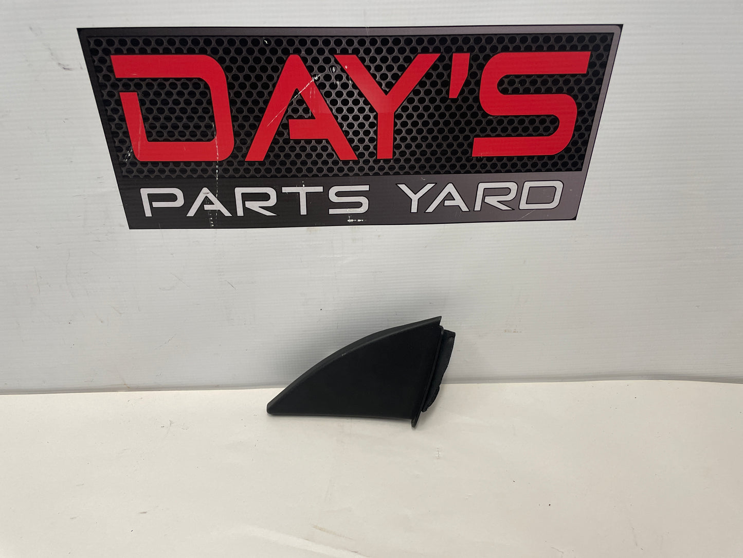 2014 Cadillac CTS-V Coupe Front LH Driver Mirror Bolt Cover - Day's Parts Yard