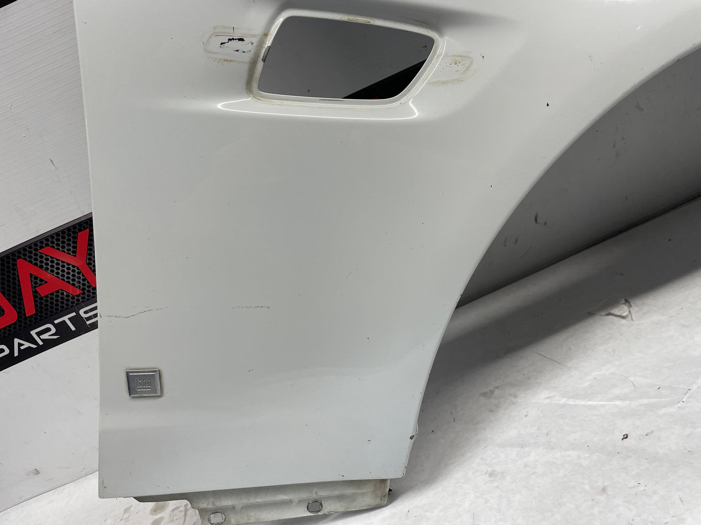 2008 Pontiac G8 Base RH Passenger Fender White OEM - Day's Parts Yard