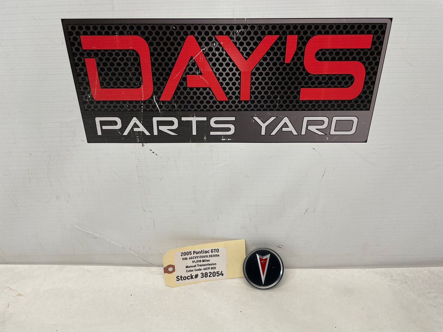 2005 Pontiac GTO Wheel Center Cap OEM - Day's Parts Yard