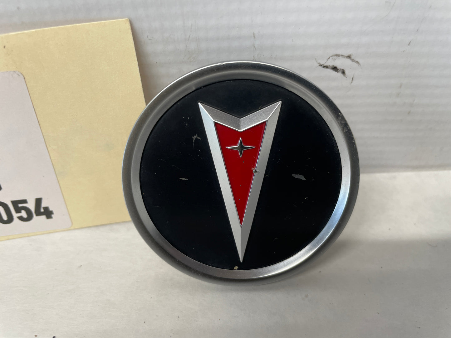 2005 Pontiac GTO Wheel Center Cap OEM - Day's Parts Yard