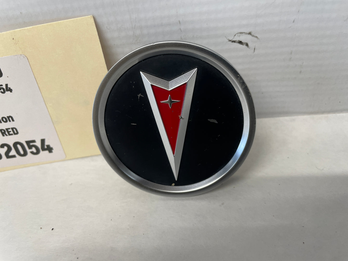 2005 Pontiac GTO Wheel Center Cap OEM - Day's Parts Yard