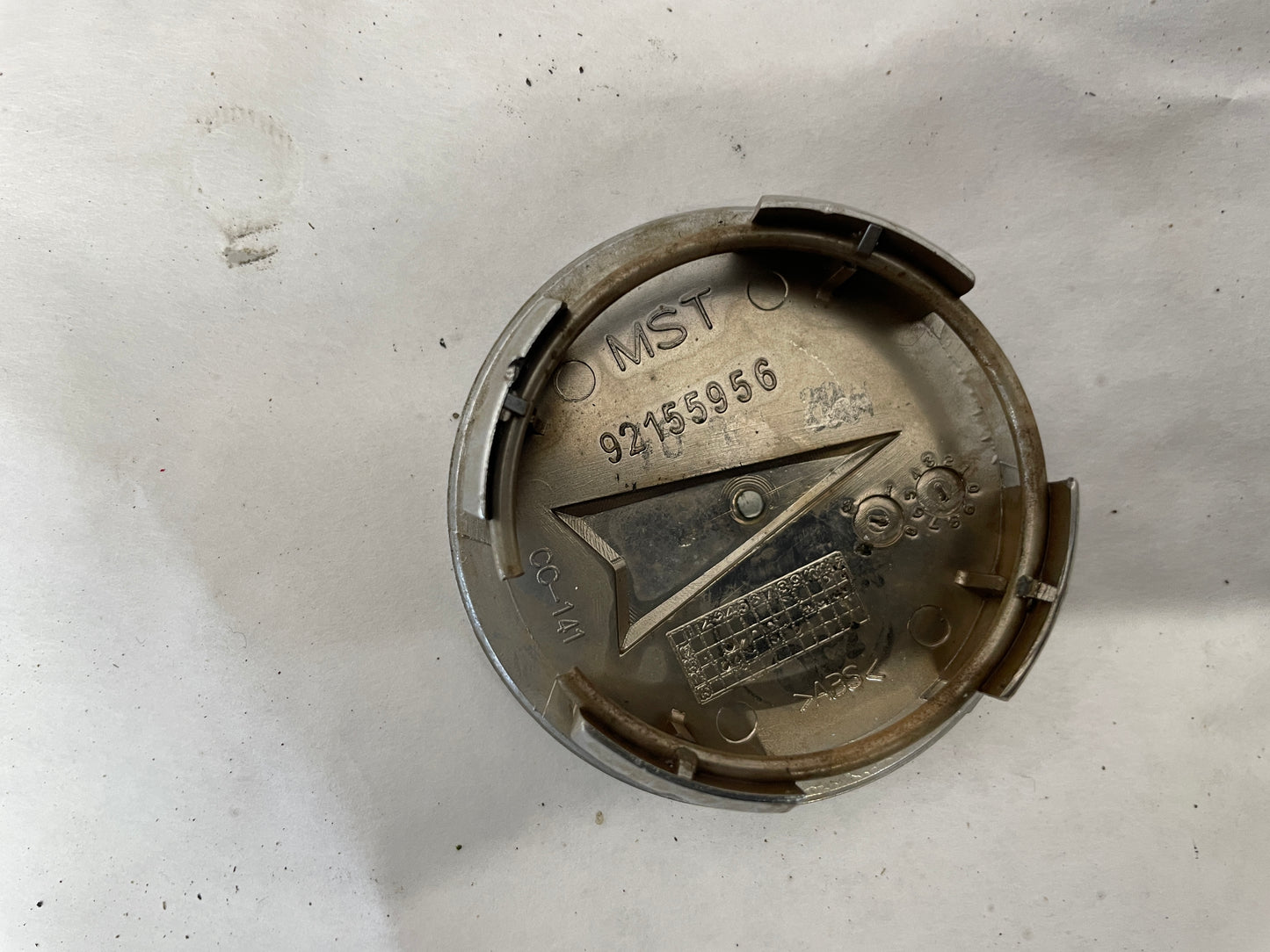 2005 Pontiac GTO Wheel Center Cap OEM - Day's Parts Yard