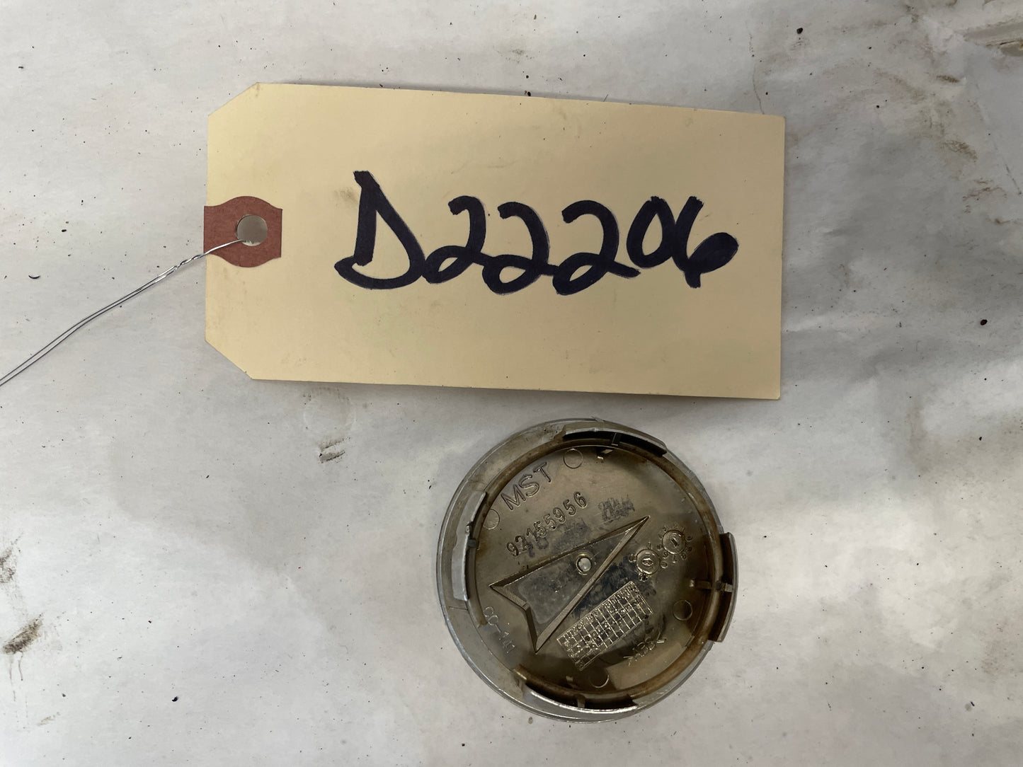 2005 Pontiac GTO Wheel Center Cap OEM - Day's Parts Yard