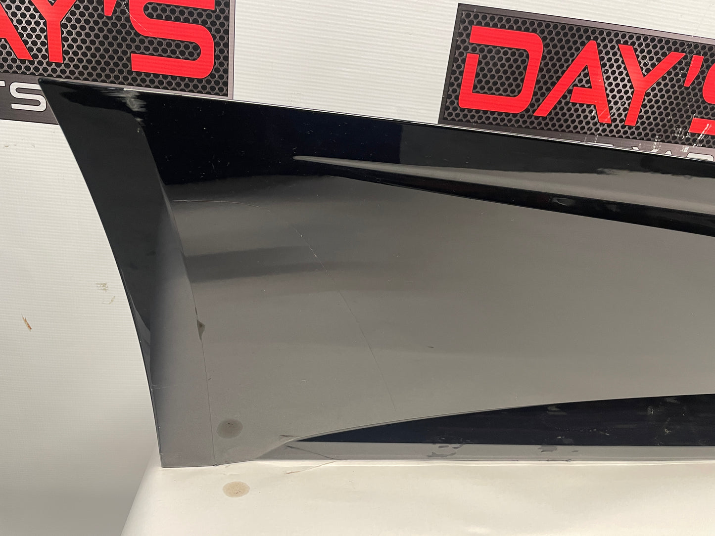 2011 Cadillac CTS-V Coupe RH Passenger Rocker Molding Trim OEM - Day's Parts Yard
