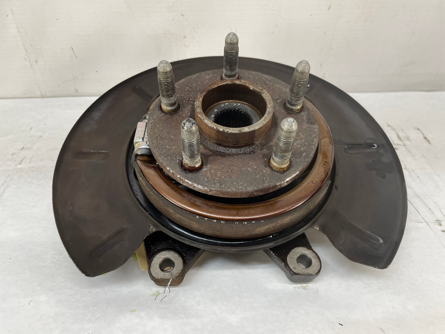 2015 Chevy SS Sedan LH Driver Rear Suspension Spindle Hub Knuckle Assembly OEM