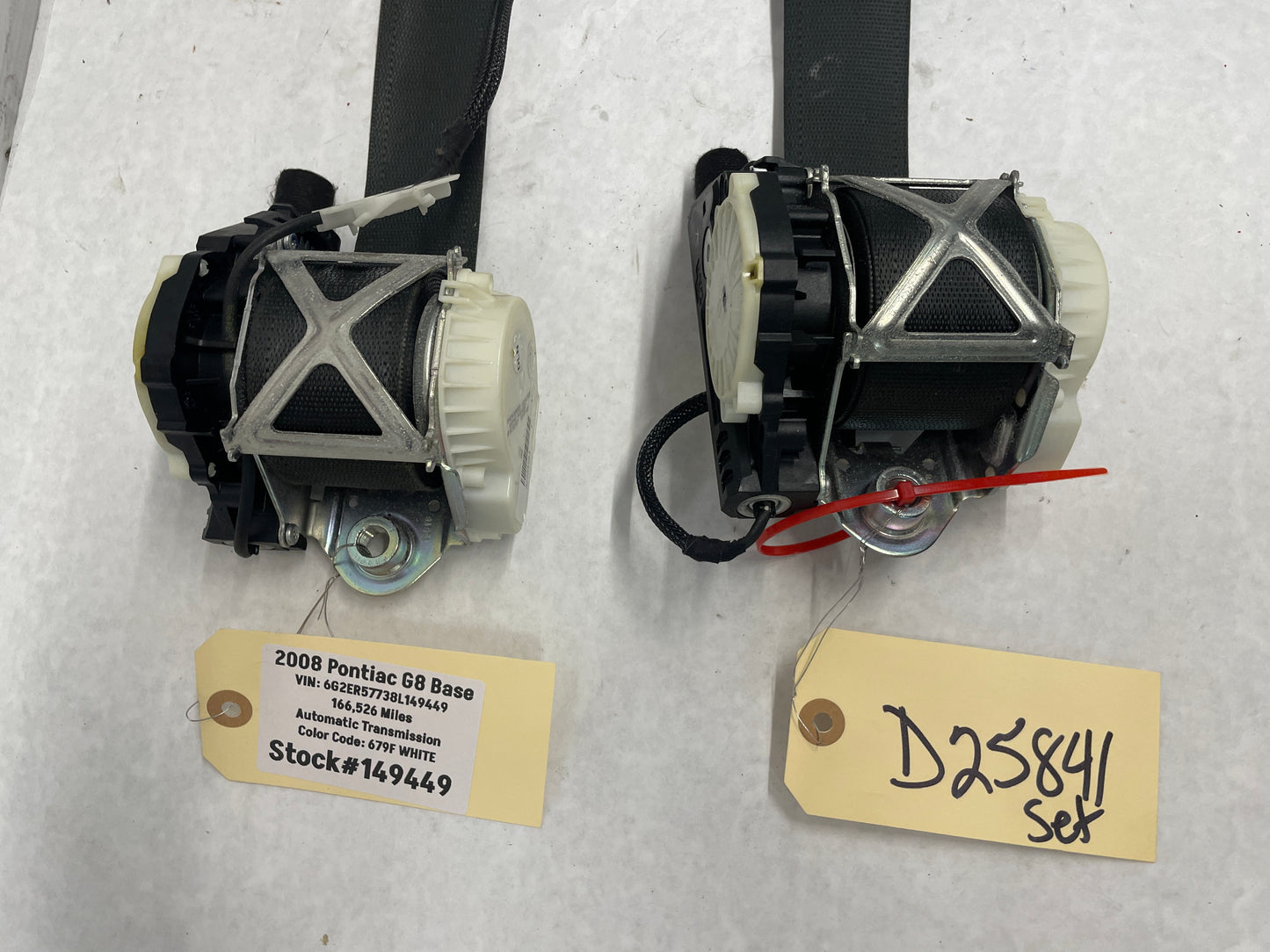 2008 Pontiac G8 Base RH & LH Front Seat Belts Retractors OEM - Day's Parts Yard